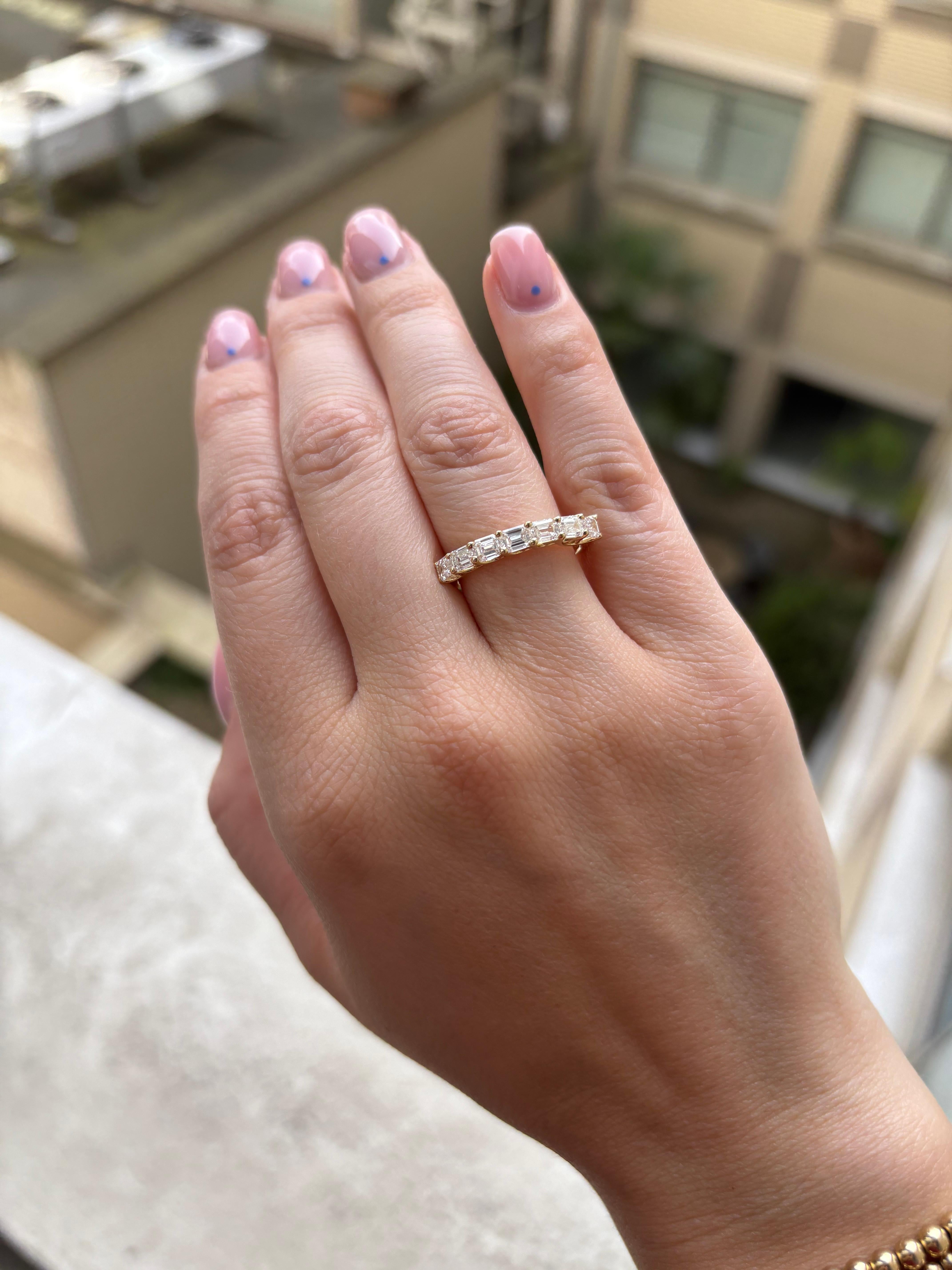 Natürlicher Diamant 1,45 Karat 18KT Weißgold Baguette-Ehering im Angebot 6