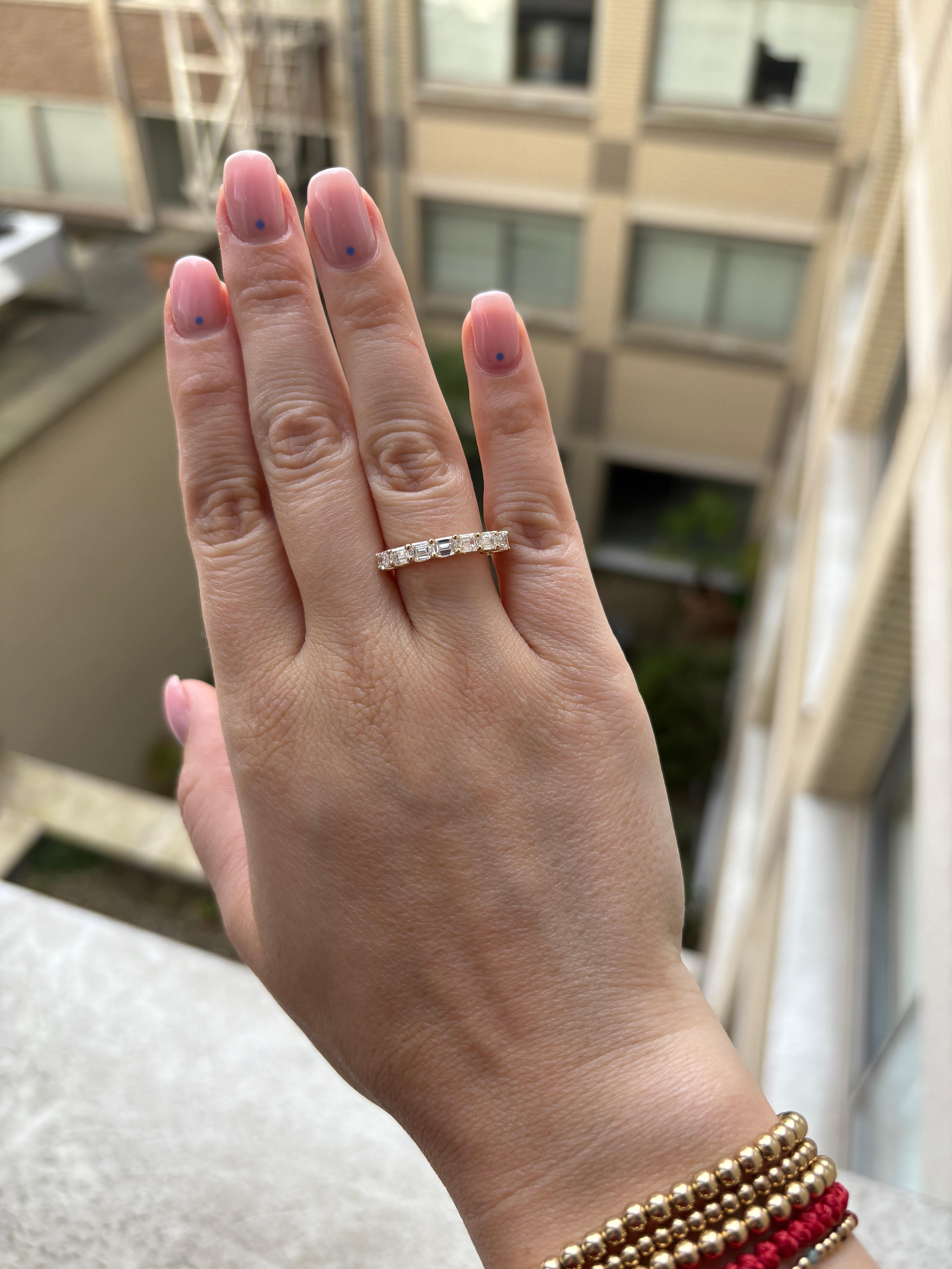 Natürlicher Diamant 1,45 Karat 18KT Weißgold Baguette-Ehering im Angebot 8