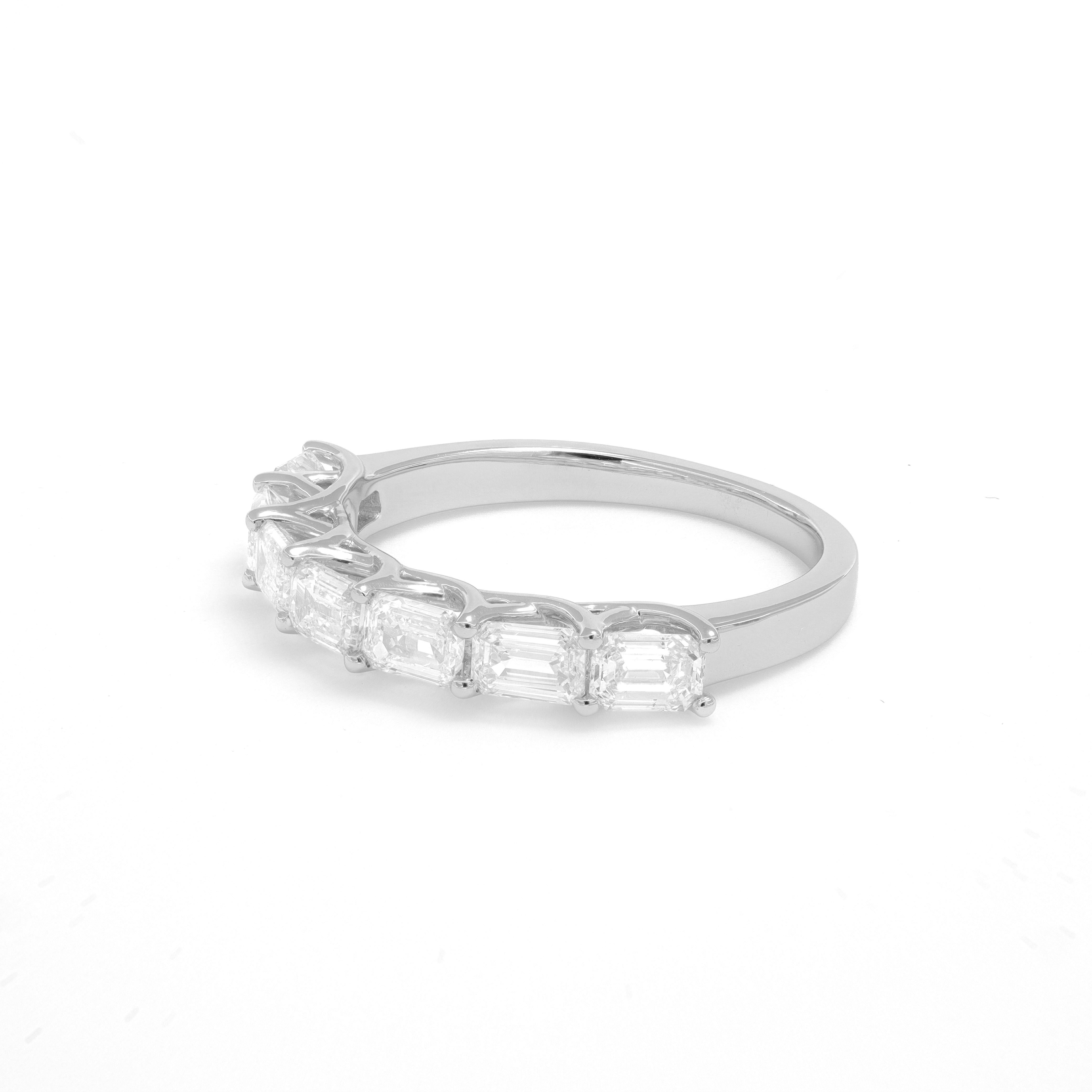 Natürlicher Diamant 1,45 Karat 18KT Weißgold Baguette-Ehering (Moderne) im Angebot