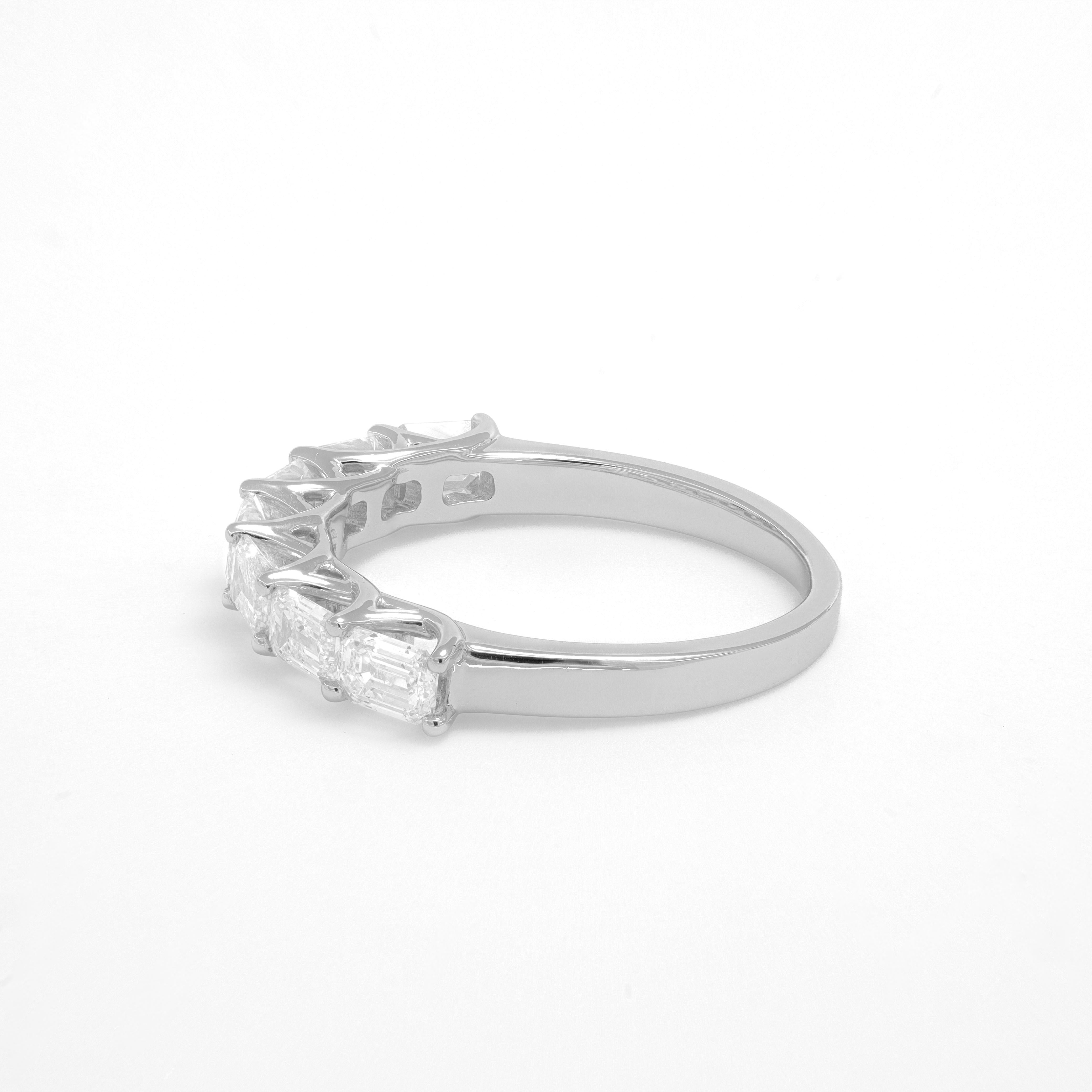 Natürlicher Diamant 1,45 Karat 18KT Weißgold Baguette-Ehering (Baguetteschliff) im Angebot