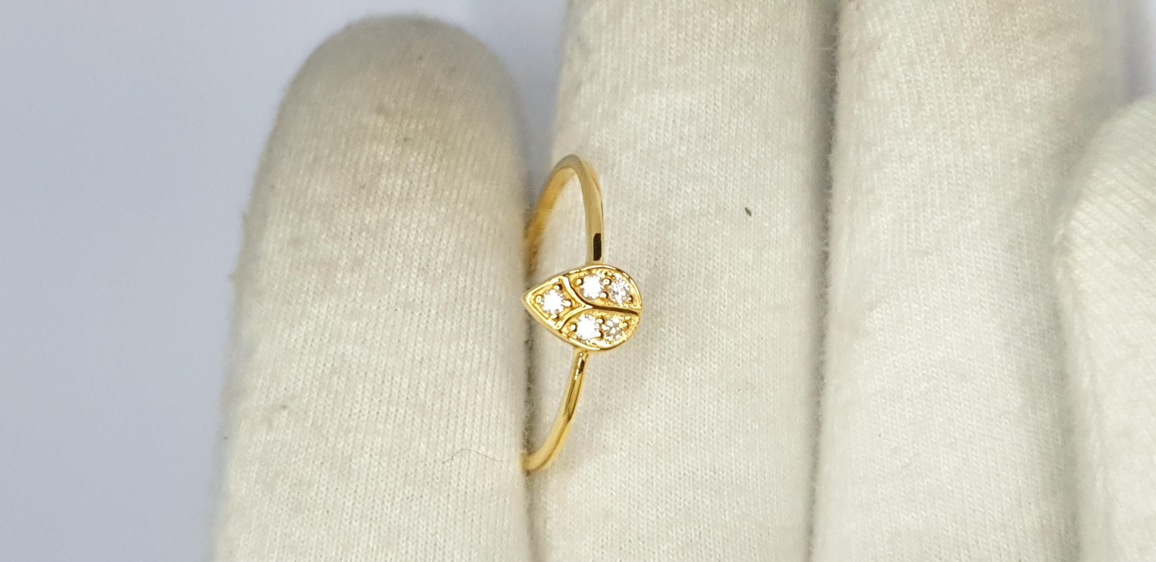 Im Angebot: Natürlicher Diamant 14K Massivgold Birnenförmiger Ringring für Damen Geburtstagsgeschenk. () 14
