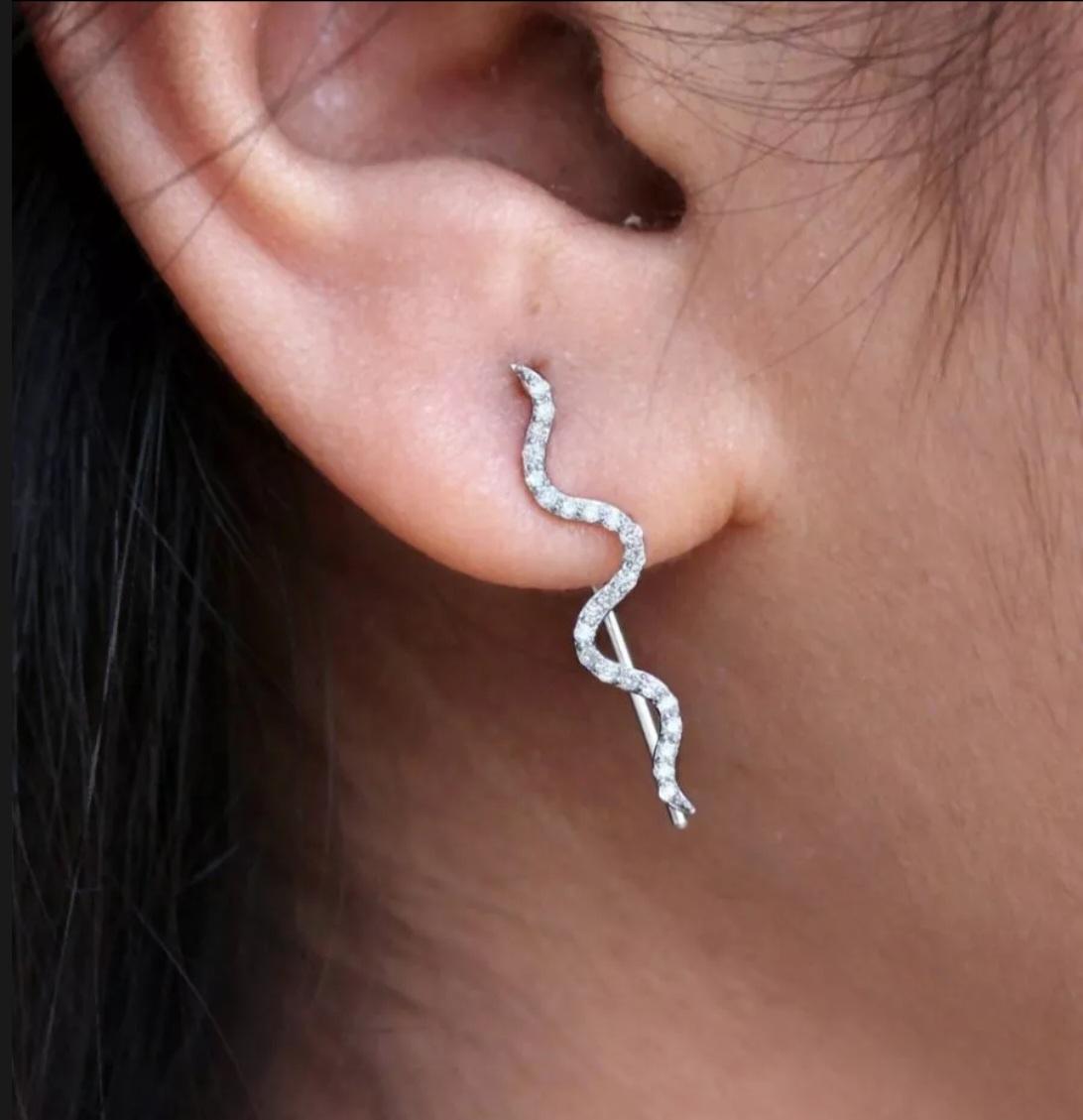 Natürlicher Diamant 14K Weißgold Manschettenohrringe Moms Hochzeit Jahrestag Schmuck. (Rundschliff) im Angebot