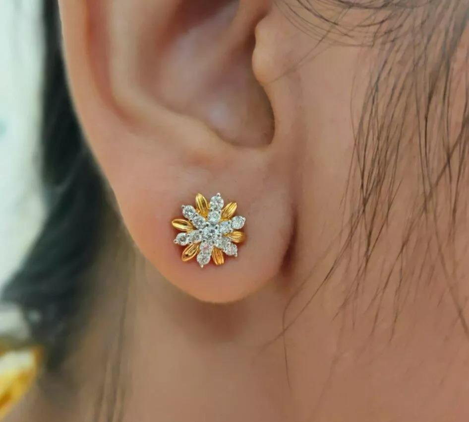 Orecchini di diamanti naturali Orecchini di diamanti veri in oro giallo 14k con chiusura a vite
Leggero, può essere indossato tutti i giorni

Informazioni aggiuntive:
Condit: Nuovo senza etichette: Un articolo nuovo di zecca, non usato e non