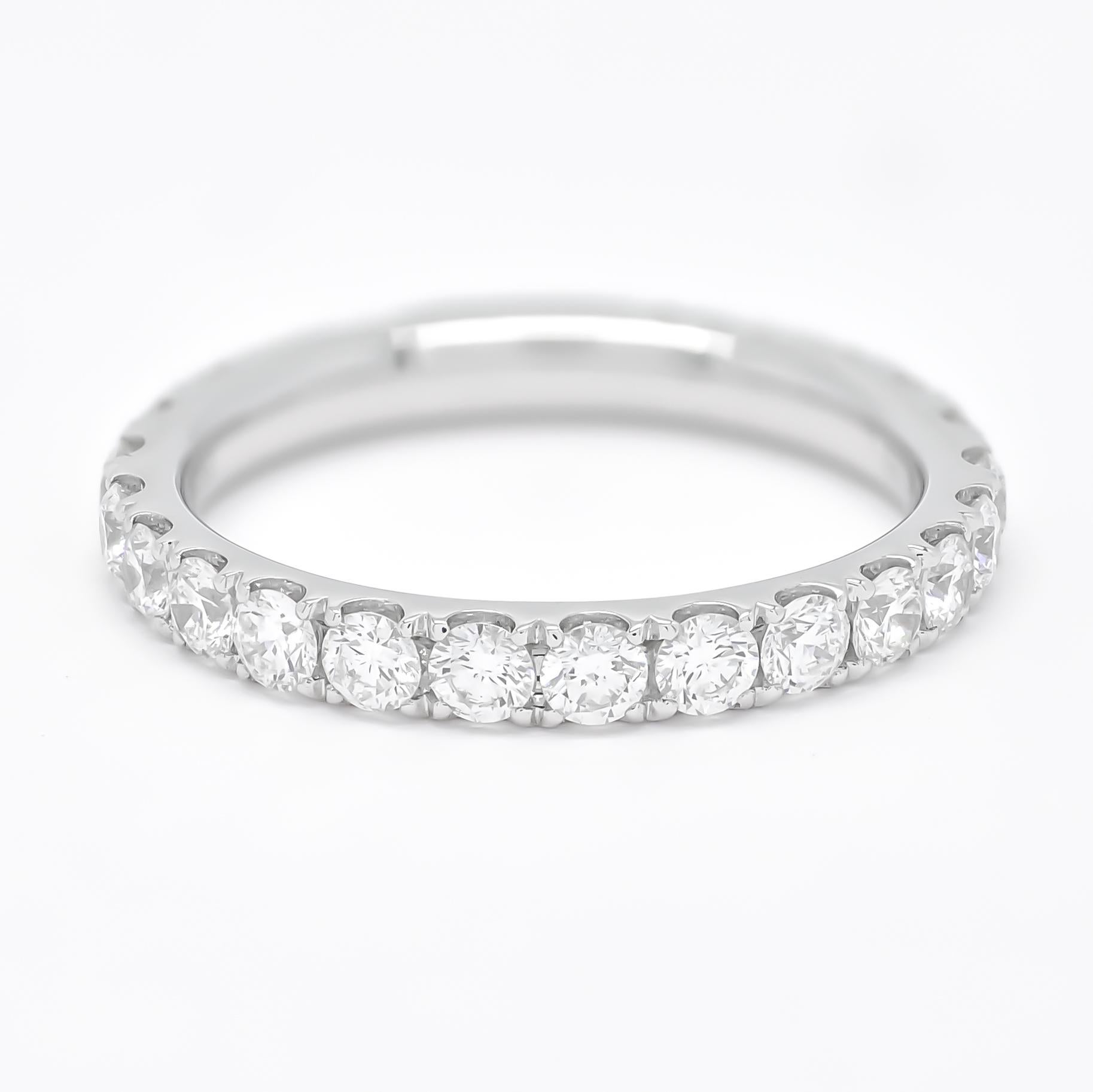Diamante natural 1,50 quilates Alianza de oro blanco de 18 quilates Corte redondo en venta