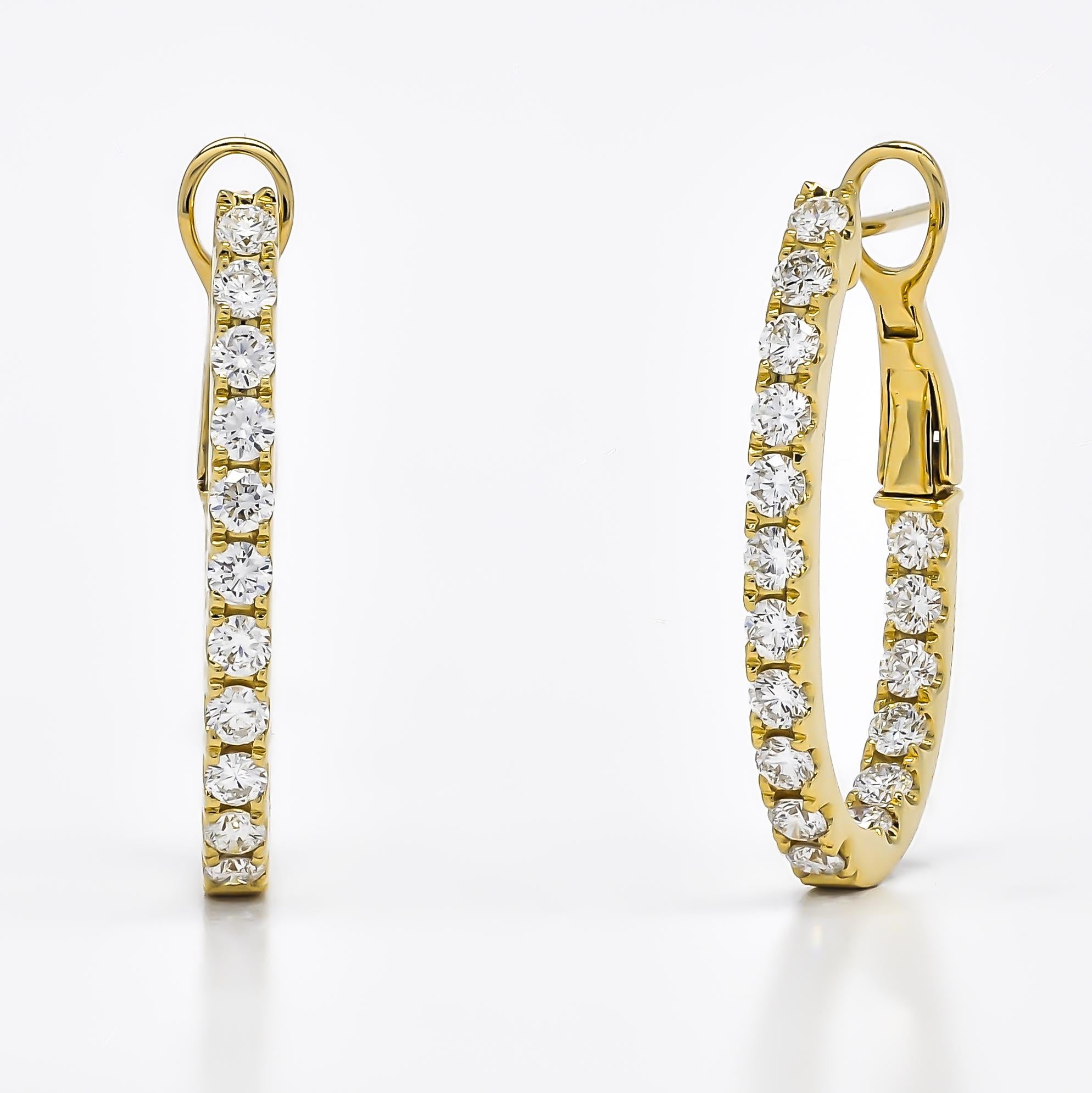 Women's or Men's Natural Diamond 1.60 carats 18KT Rose Gold 'In and out' Hoop Earrings For Sale