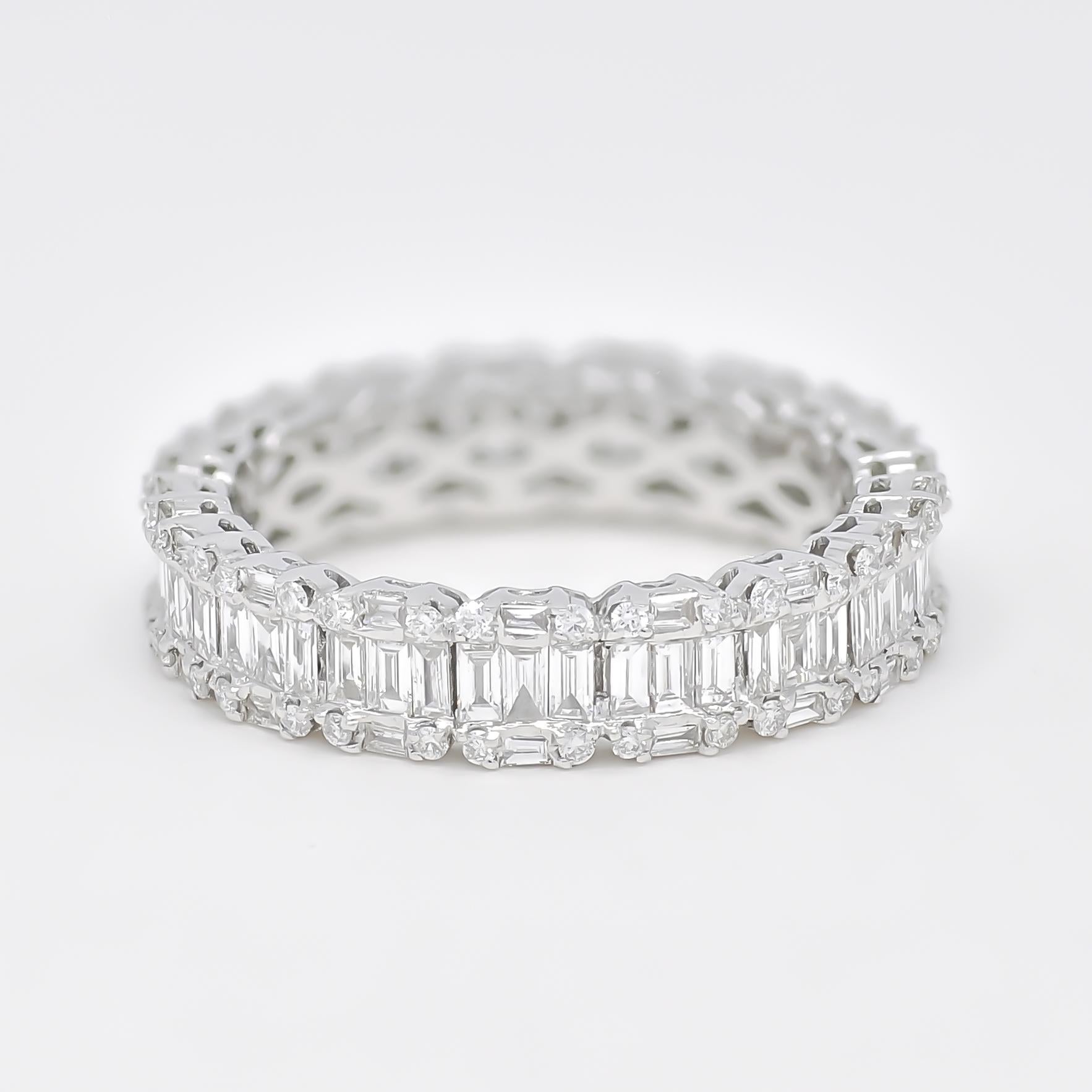 Natural Diamond 1.60 carats 18KT White Gold Cluster Full Eternity Band Ring For Sale 4