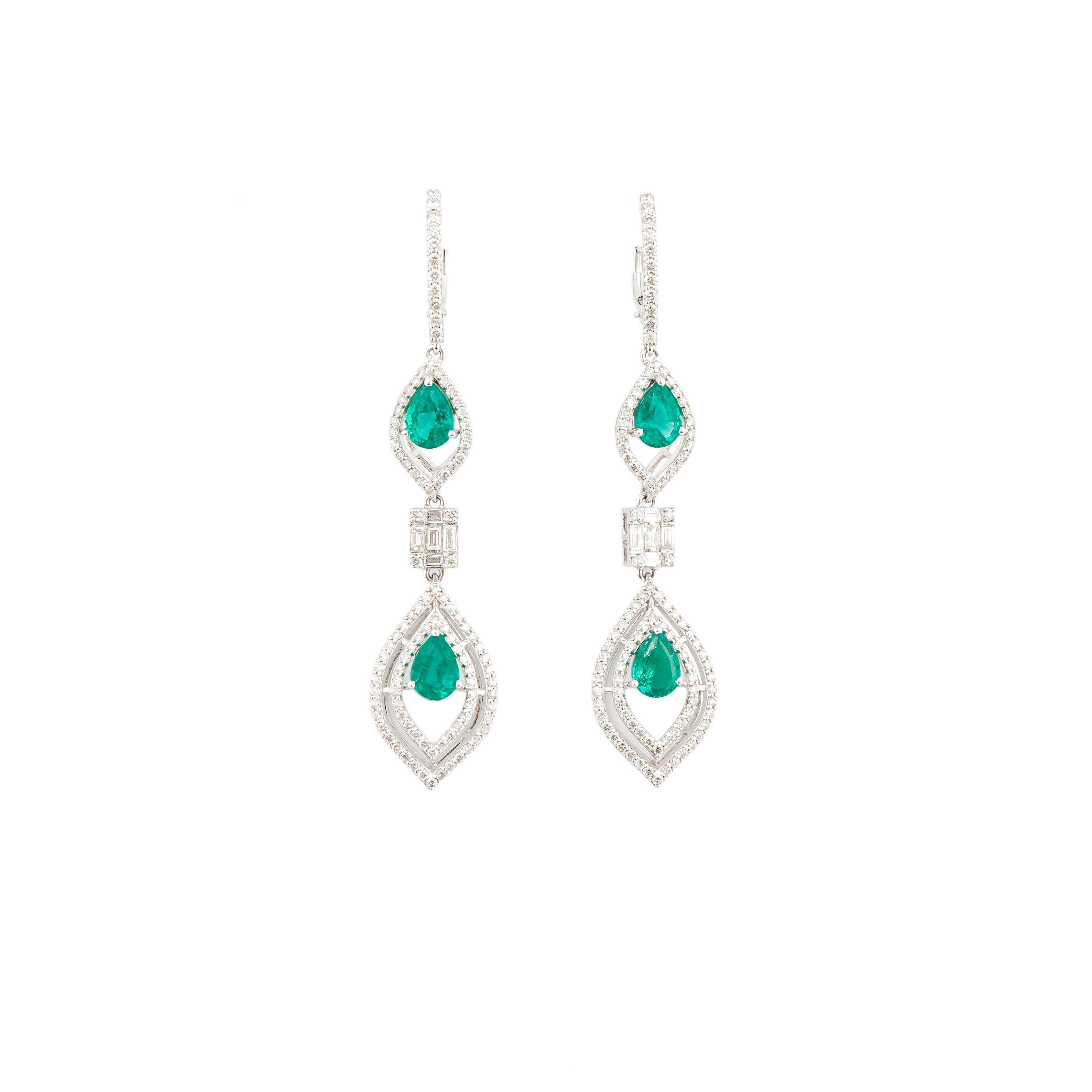 Donna Diamante naturale 1,64cts con Labron  smeraldo 2,78cts in oro 14k in vendita