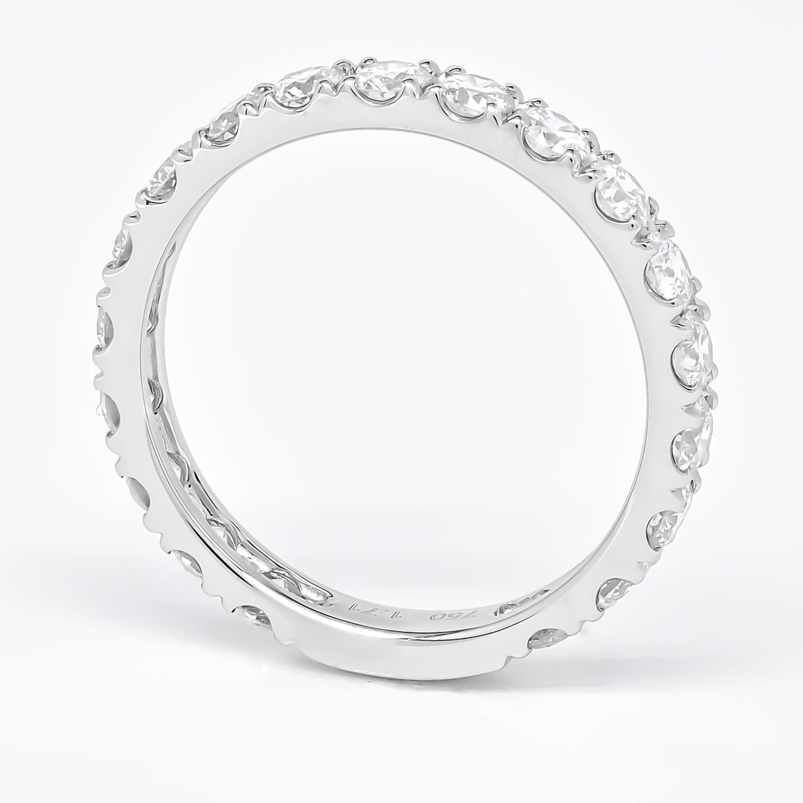 Diamante natural 1,77 quilates Alianza de oro blanco de 18 quilates Corte redondo en venta