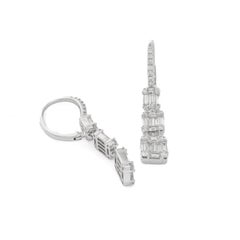 Natural Diamond 1.85 carats 18 Karat White Gold Drop Dangler Earrings