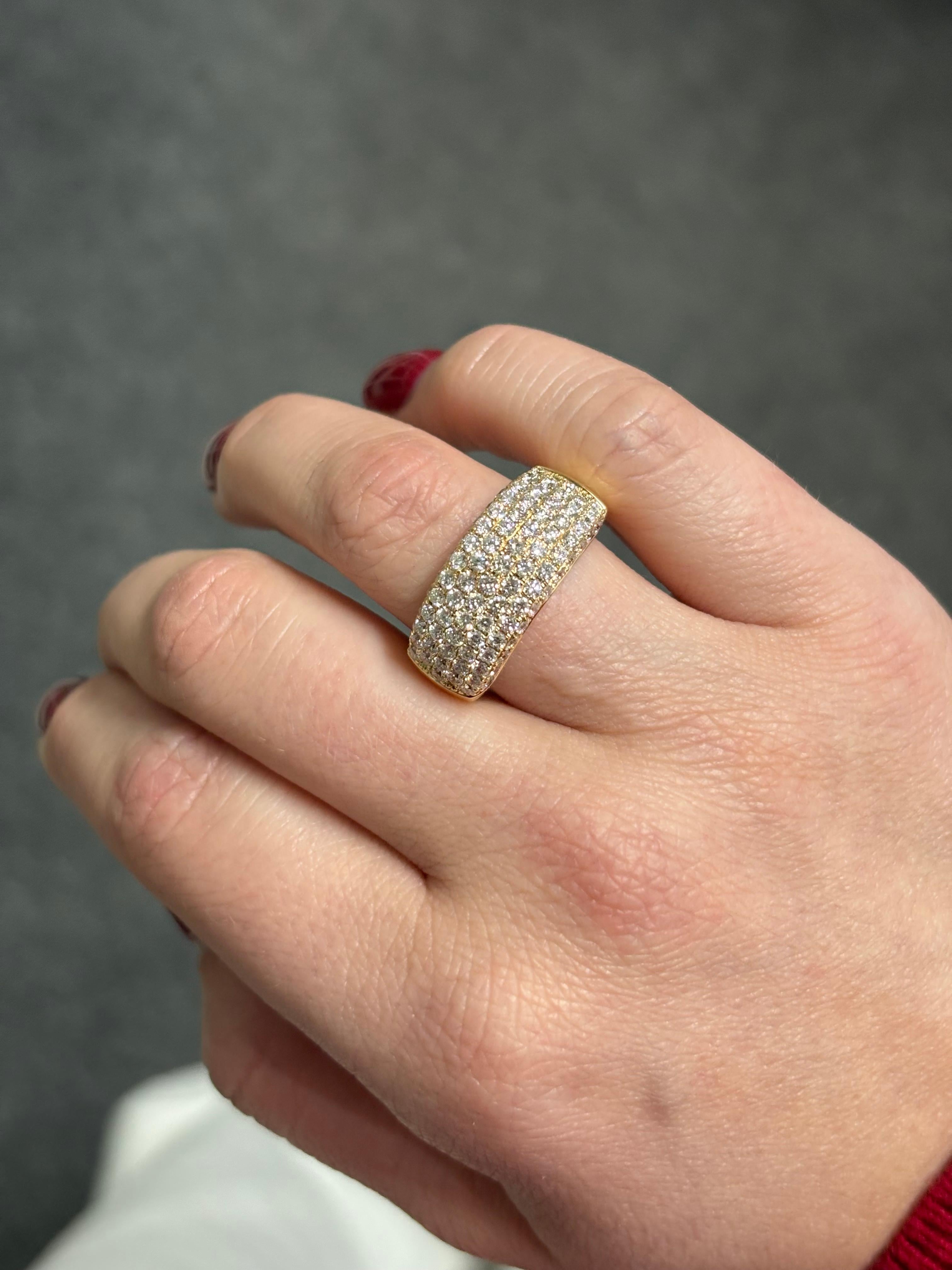 Bague de manchon fantaisie en or jaune 18 carats avec diamant naturel de 1,92 carats en vente 5