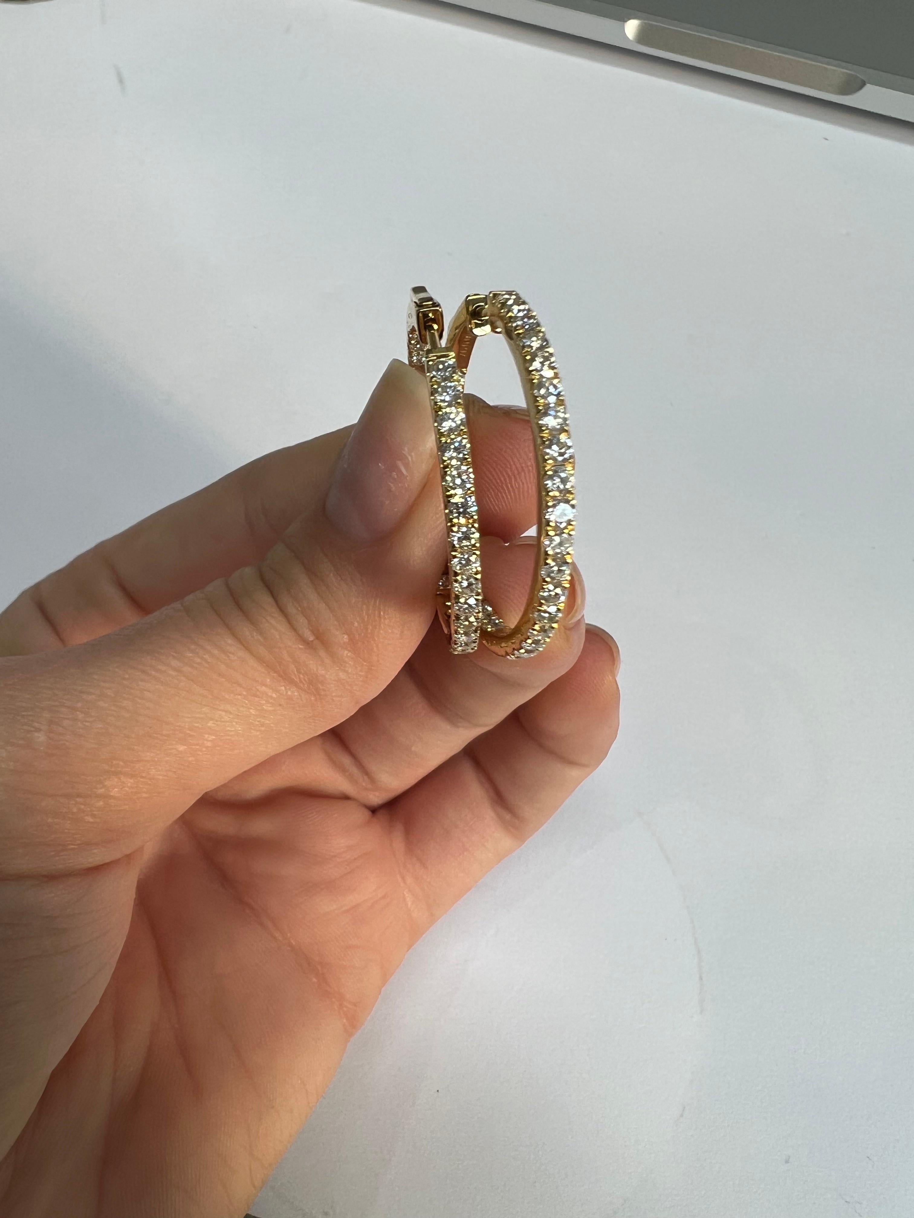 Natural Diamond 1.94CT 18 Karat Yellow Gold Inside/Out Hoop Earrings in vendita 4