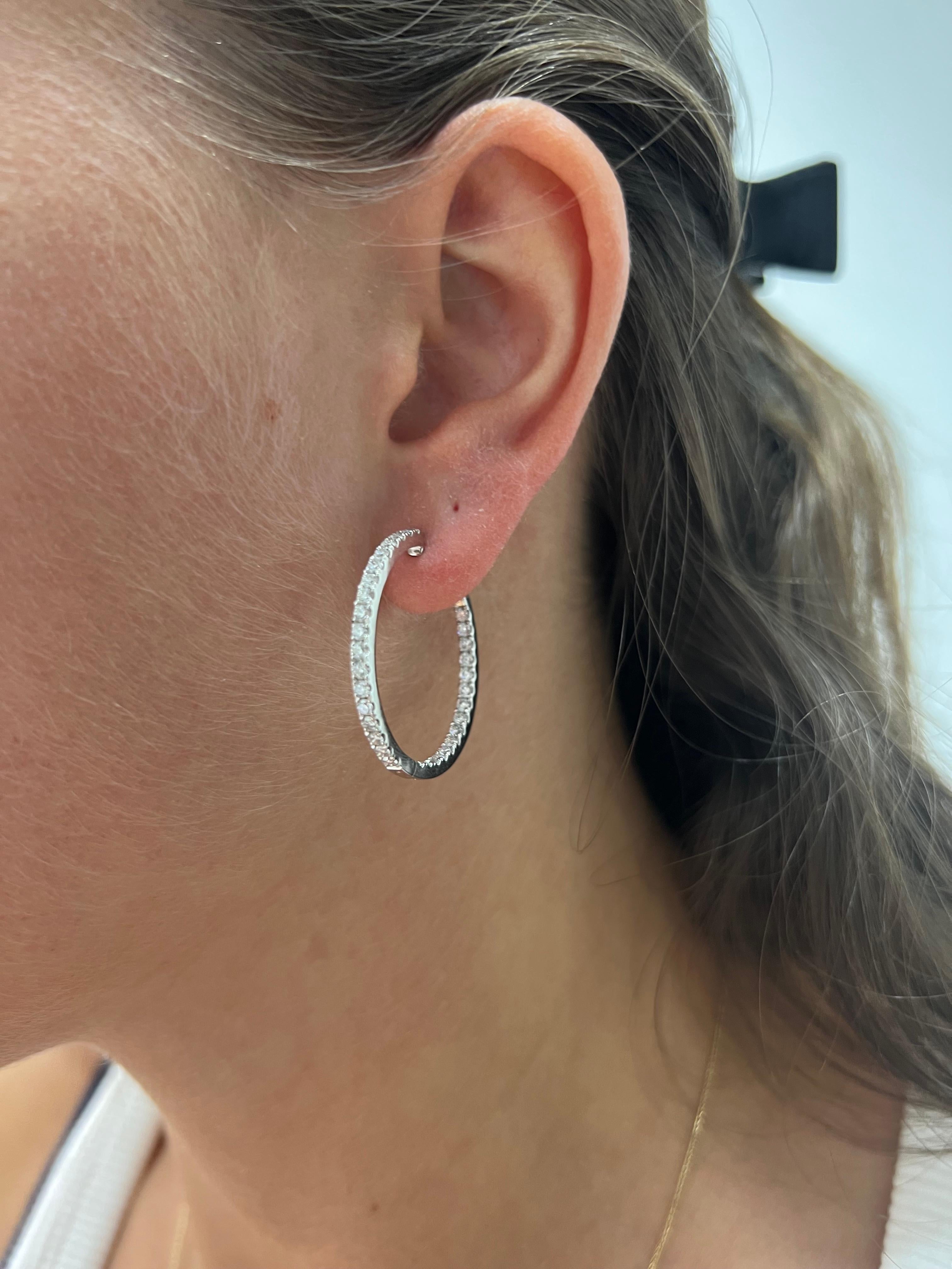 Natural Diamond 1.94CT 18 Karat Yellow Gold Inside/Out Hoop Earrings in vendita 2
