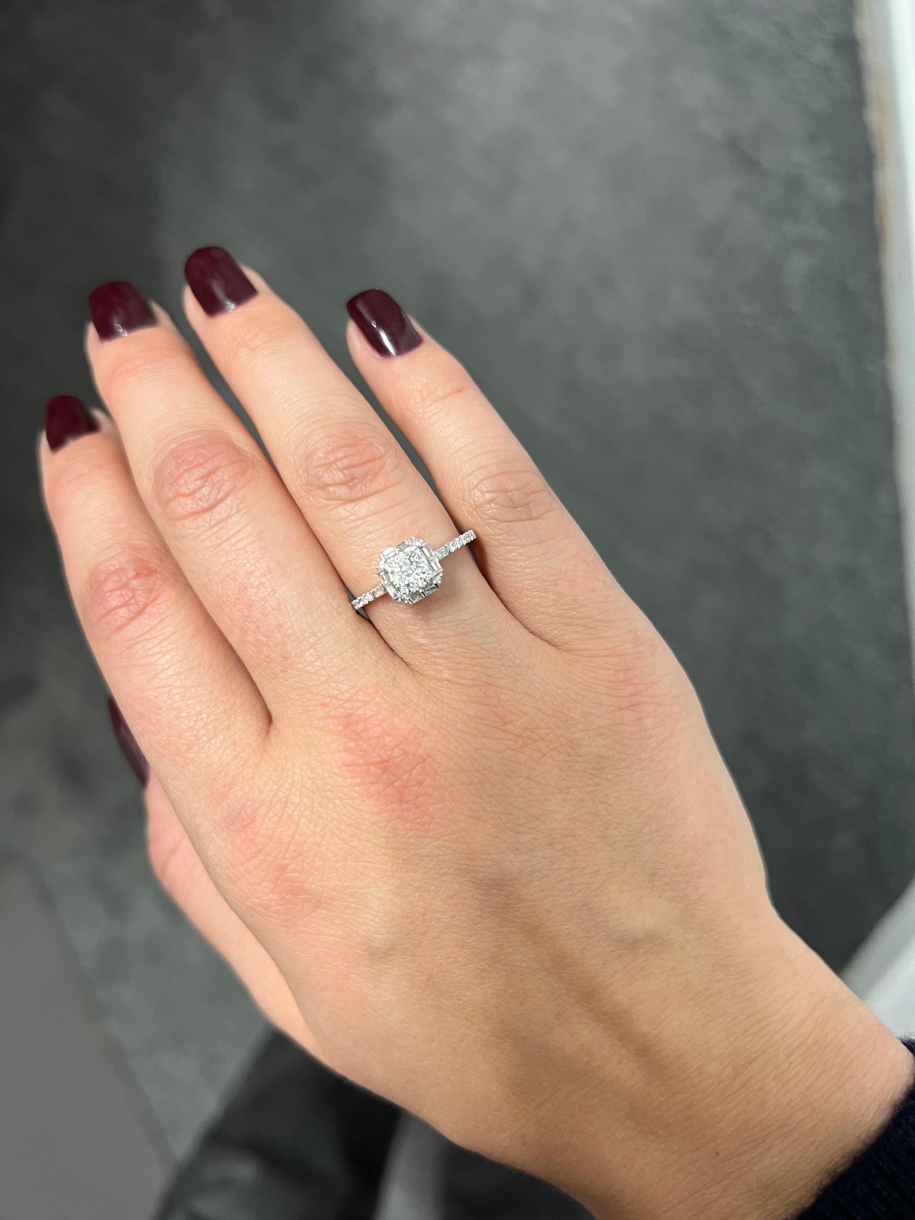 Natural Diamond 0.45 carats 18KT White Gold Art Deco Cocktail Ring For Sale 1