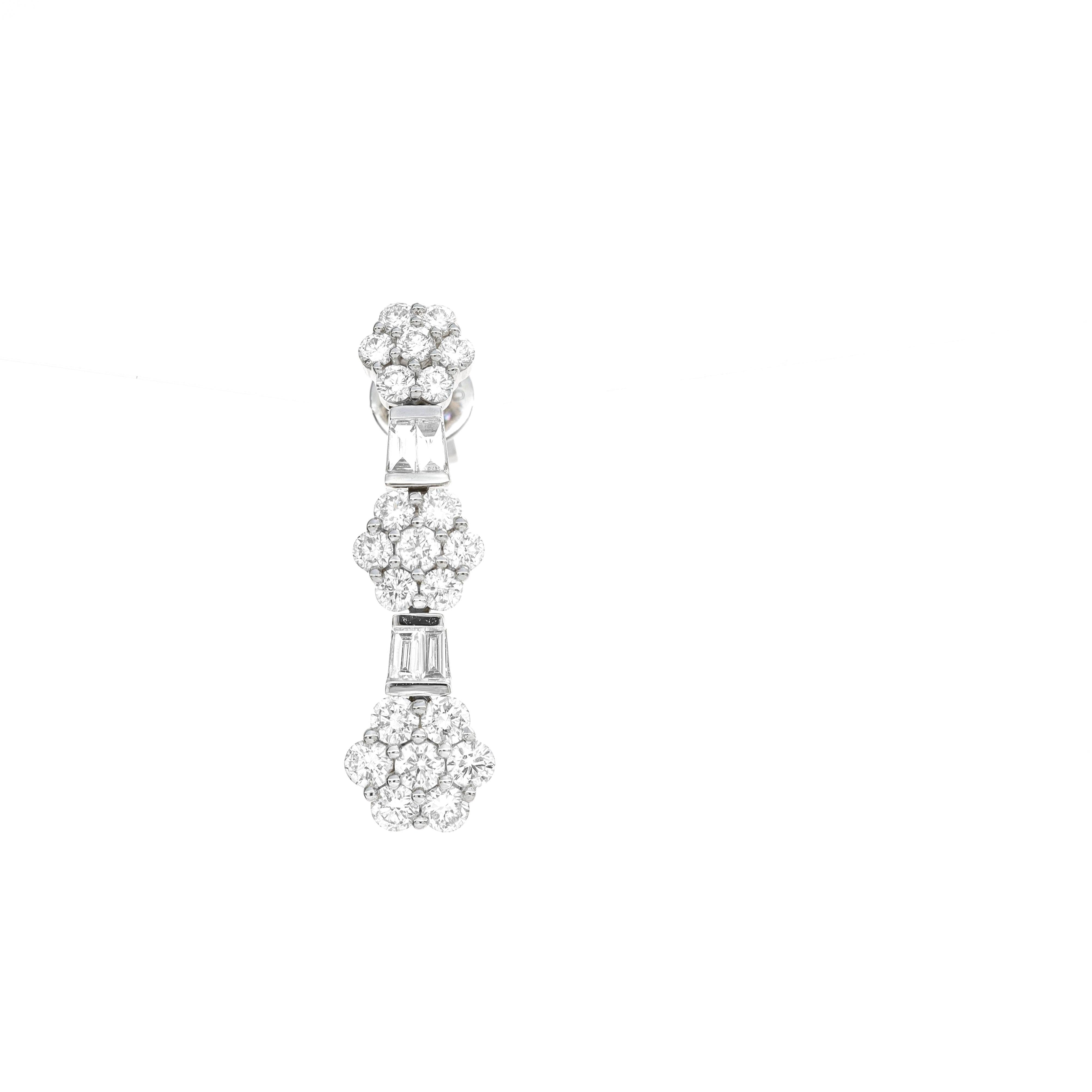 Taille ronde Boucle d'oreille pendante en or blanc 18KT avec diamant Nature 2.16 carats en vente