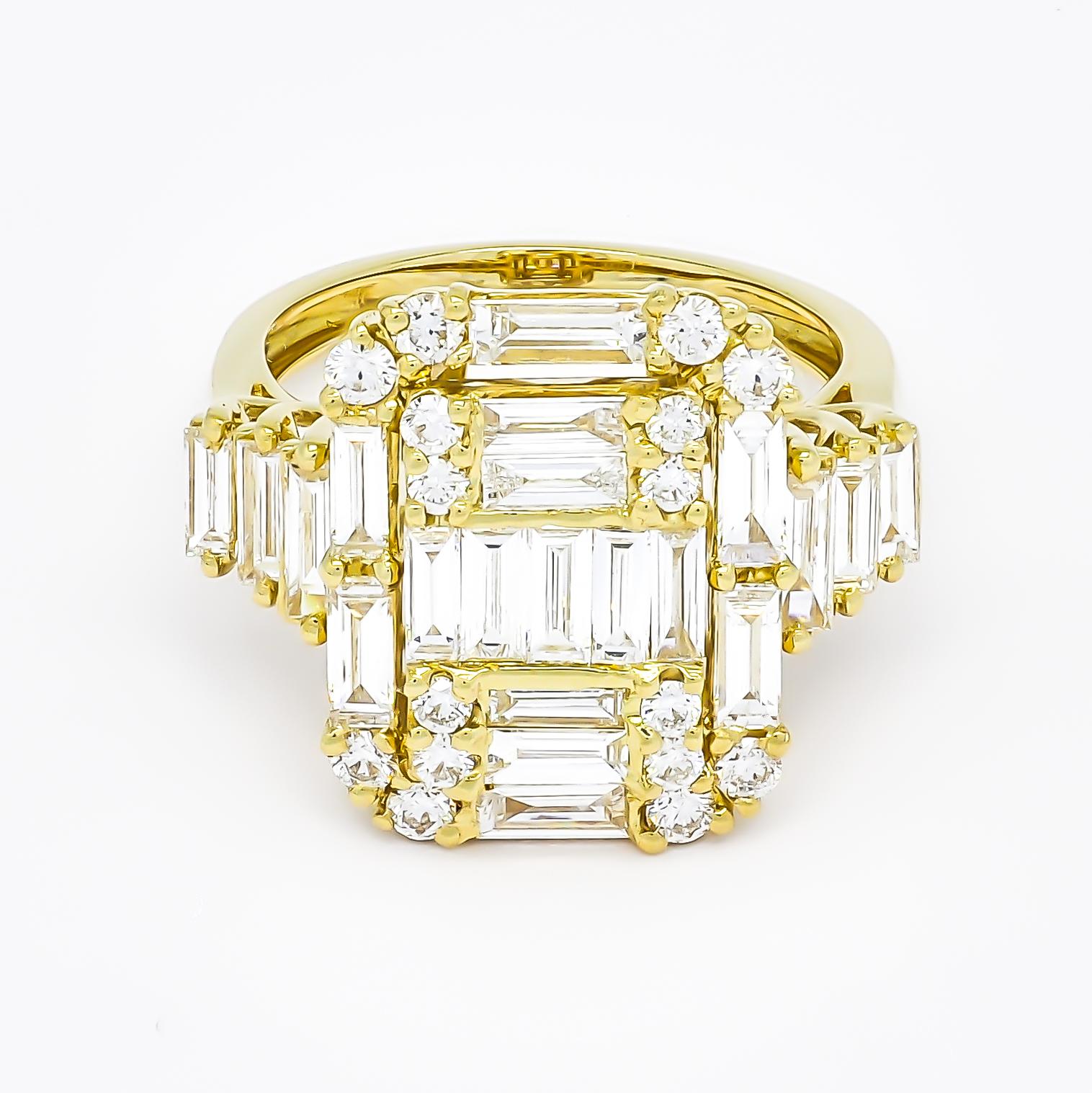 Natural Diamond 2.23 ct 18KT White Gold Art Deco Step Cut Cocktail Ring For Sale 2