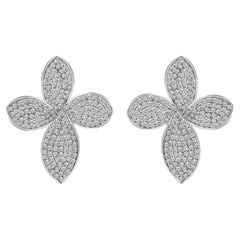 Orecchini con pavé floreale di diamanti da 2,36 carati in oro bianco 18 carati