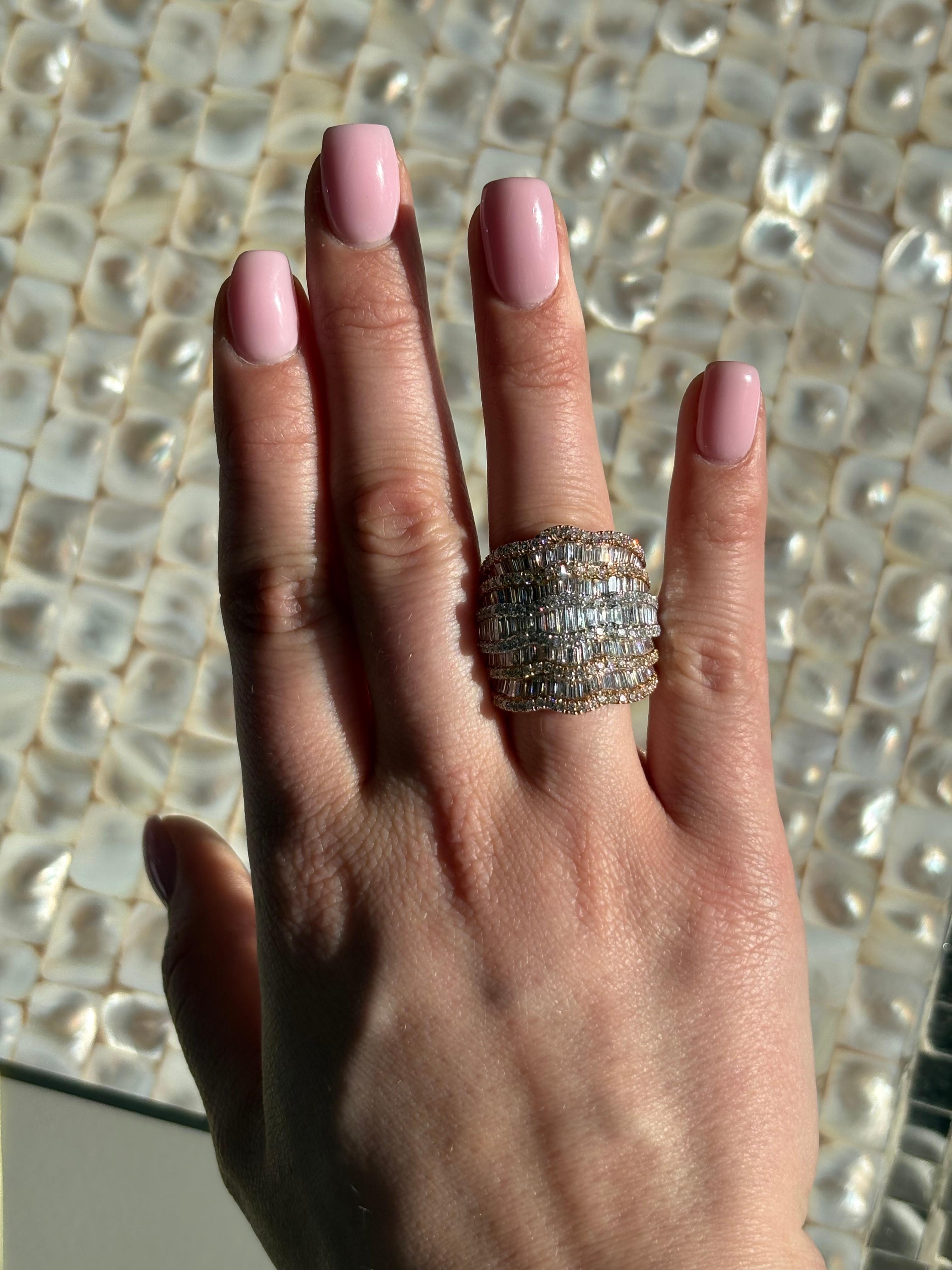 Women's or Men's Natural Diamond 2.50 carats 18KT White Gold Multi Row Statement Ring For Sale