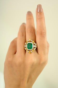 Natural Diamond & 2.53 Ct Emerald Cocktail Ring Set in 14K Solid Yellow Gold
