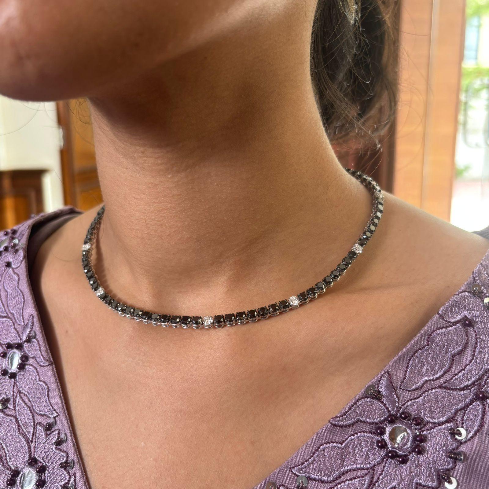 Natural diamond 27.64cts necklace in 18k gold In New Condition For Sale In jaipur, IN
