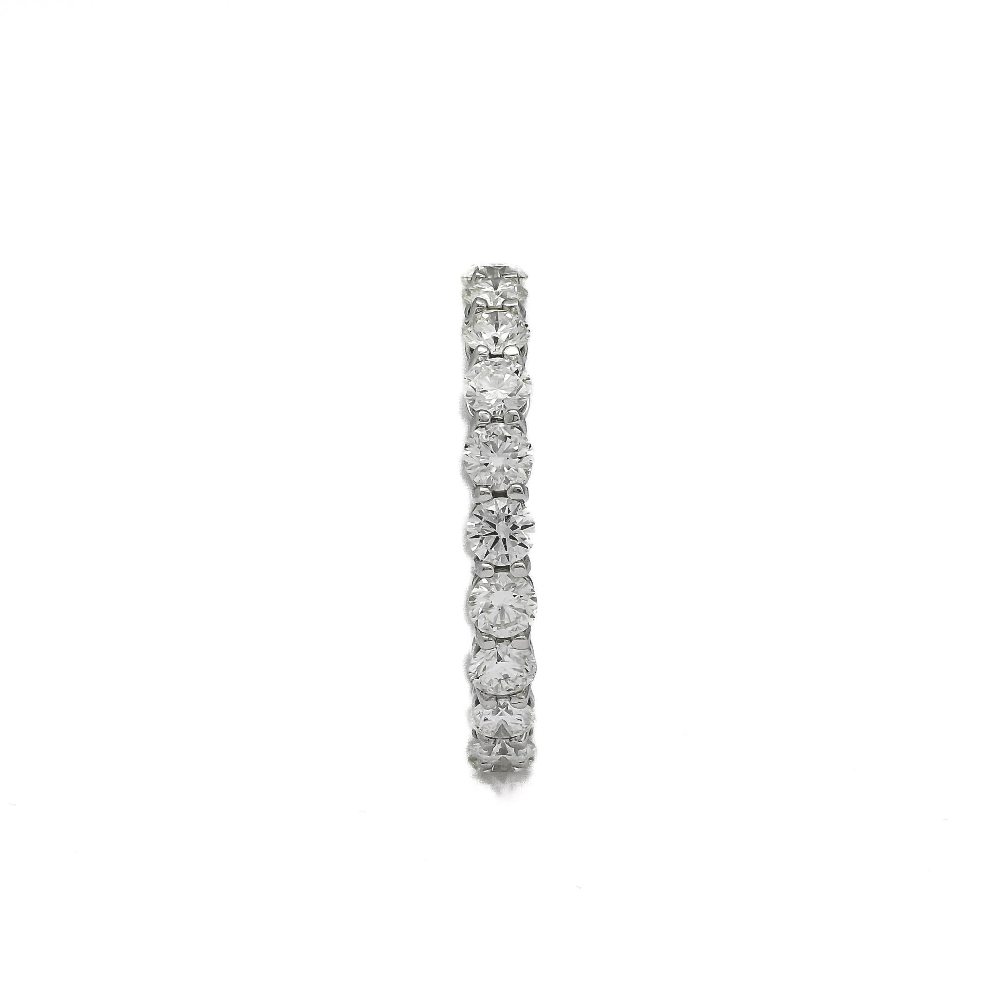 Round Cut Natural Diamond 3.05 Carats 18KT White Gold Full Eternity Wedding Band For Sale