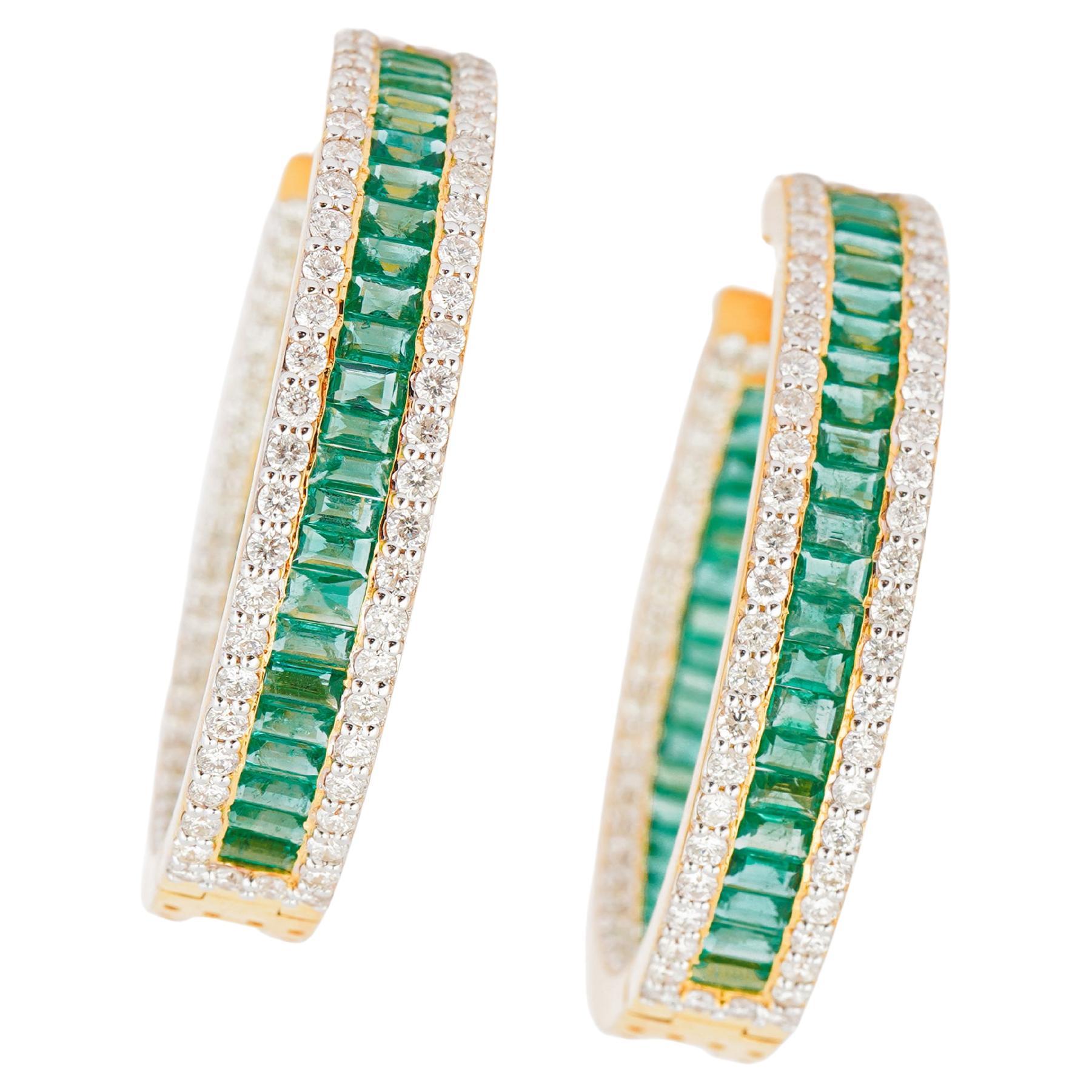 Boucle d'oreille en or 18k diamant naturel 3.07cts et émeraude 5.08cts en vente