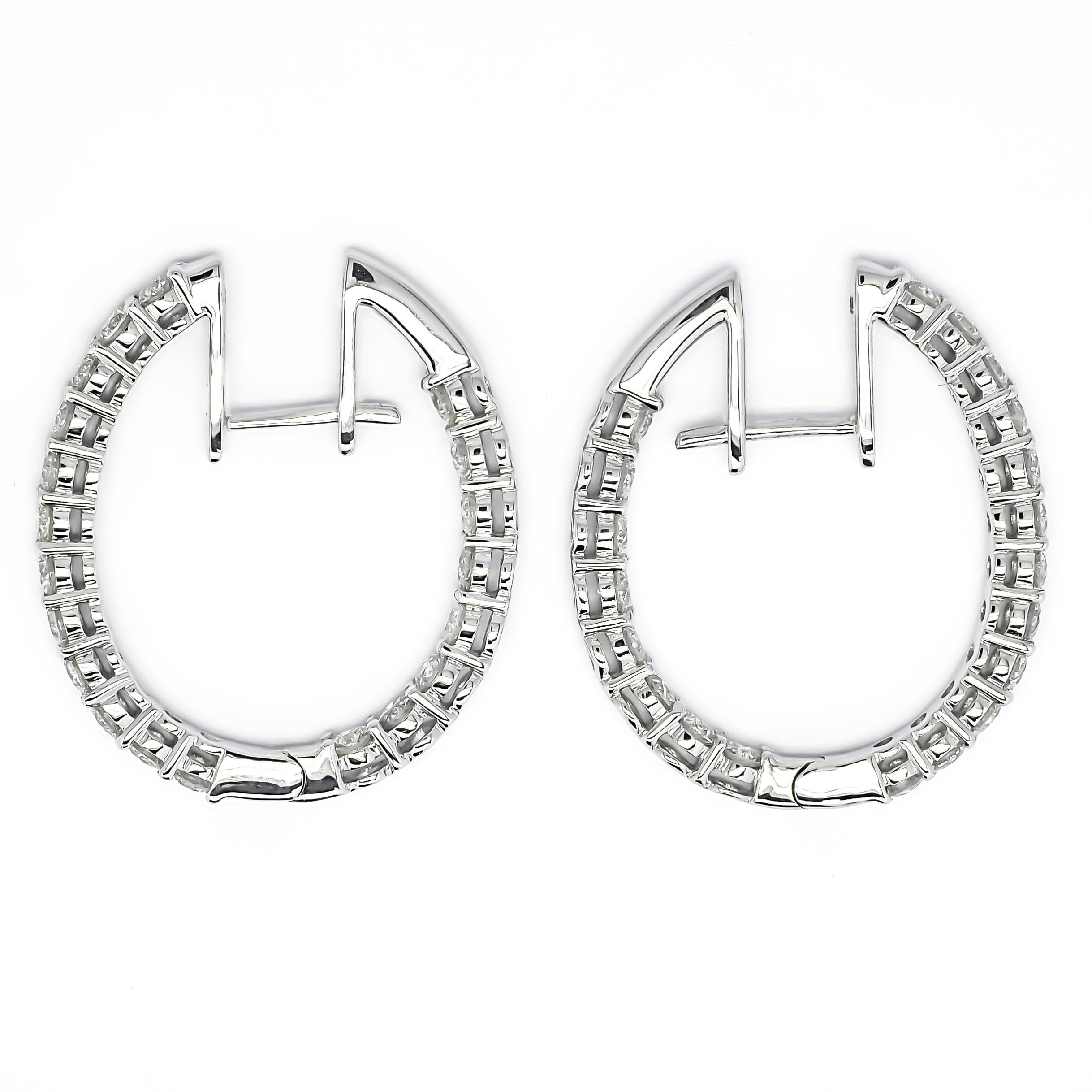 Designer-Creolen mit natürlichem Diamant 3,20 Karat 18KT Weißgold 'In and Out' (Moderne) im Angebot