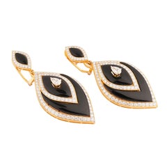 Natural diamond 3.87cts & black onyx 17.59cts earring in 18k gold
