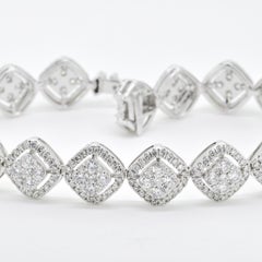 Natural Diamond 4.68 carts 18 KT White Gold Cluster Link Bracelet