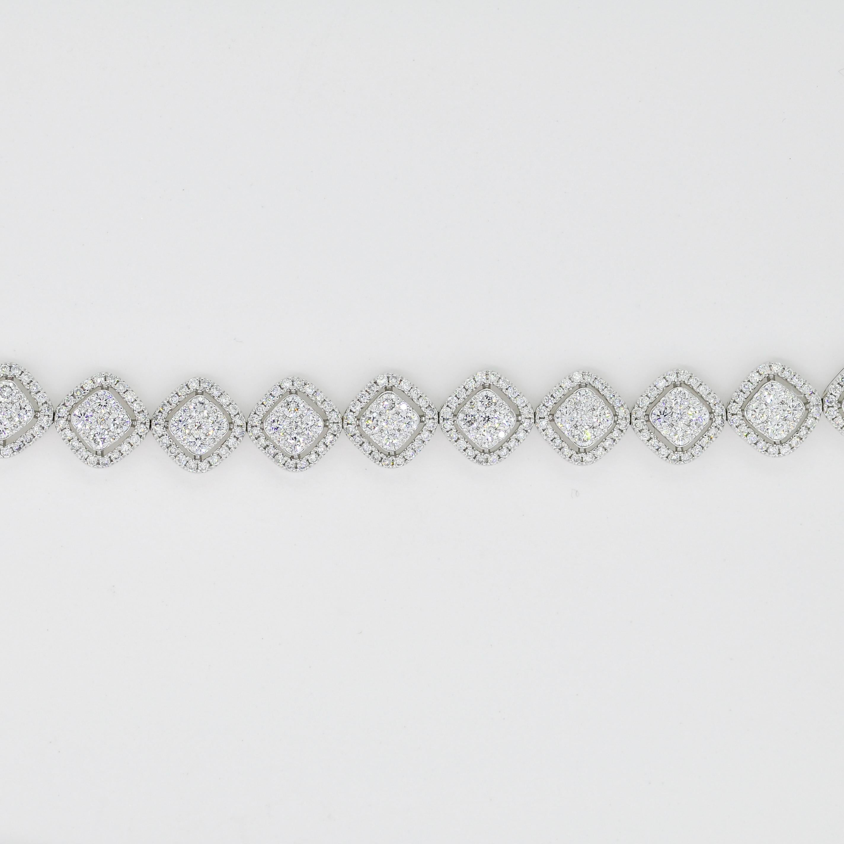 Modern Natural Diamond 4.68 carts 18 KT White Gold Cluster Link Bracelet For Sale