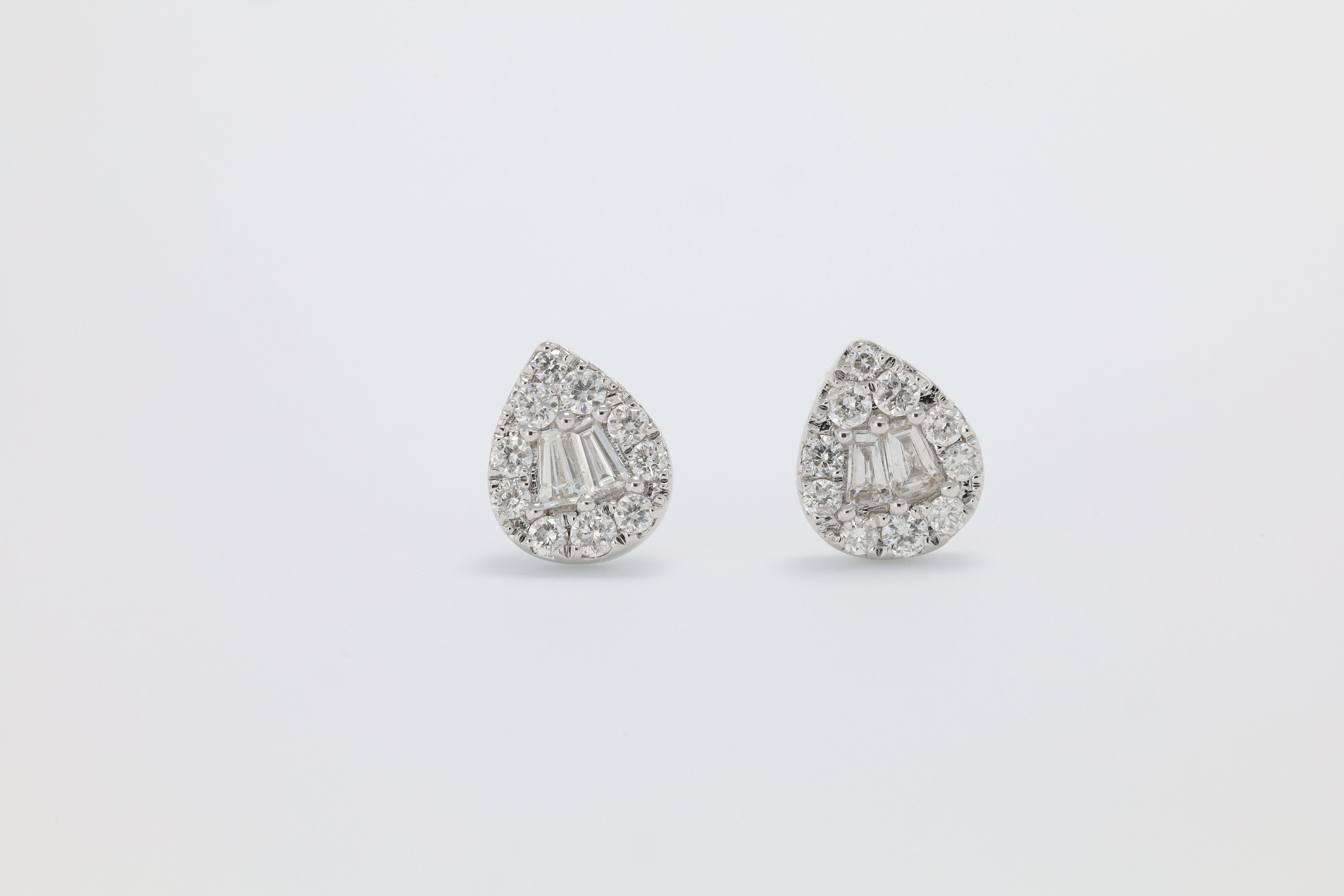 Natural Diamond .50 carats 18 Karat White Pear shape Gold Stud Earrings  For Sale 3