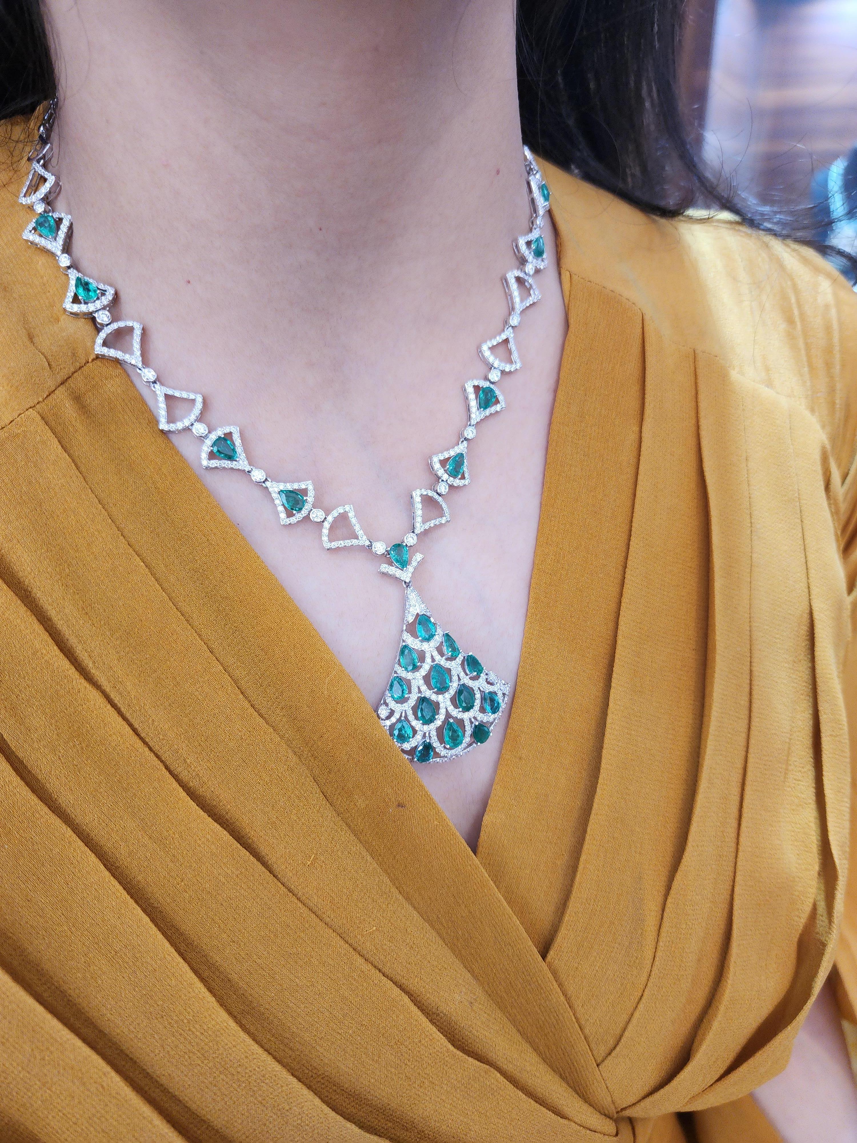 Natürlicher Diamant 7,98 Karat und Smaragd 10.54 Karat Halskette aus 14k Gold im Zustand „Neu“ im Angebot in jaipur, IN