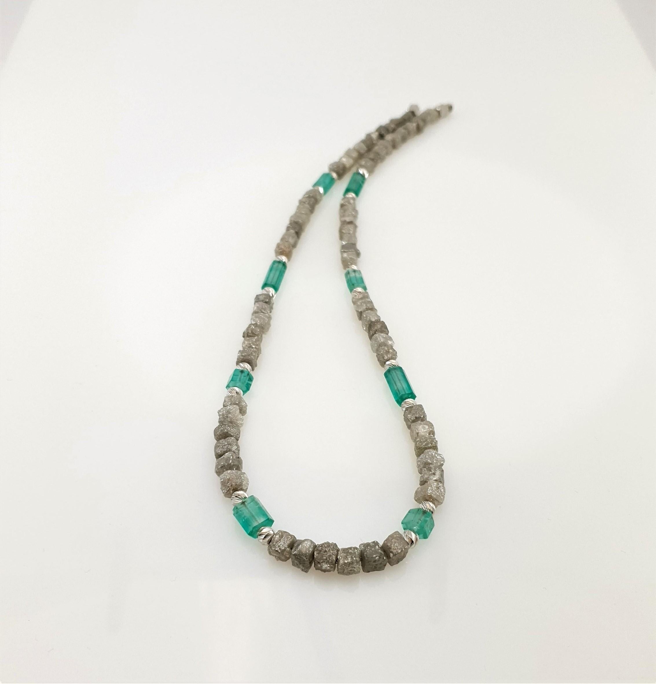 Natural Diamond and Emerald Crystals Beads Necklace with 18 Carat White Gold For Sale 5