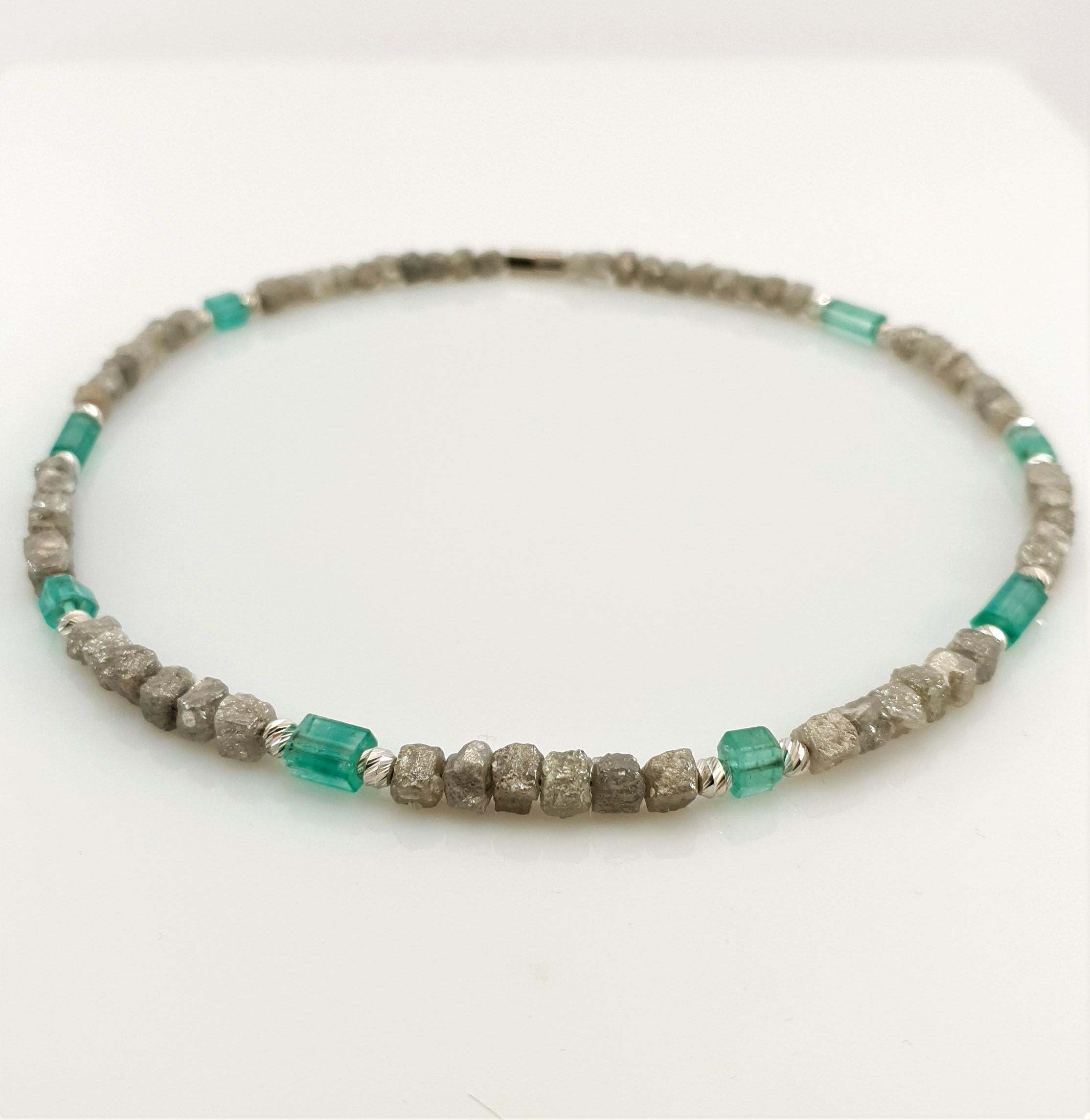 Natural Diamond and Emerald Crystals Beads Necklace with 18 Carat White Gold For Sale 1