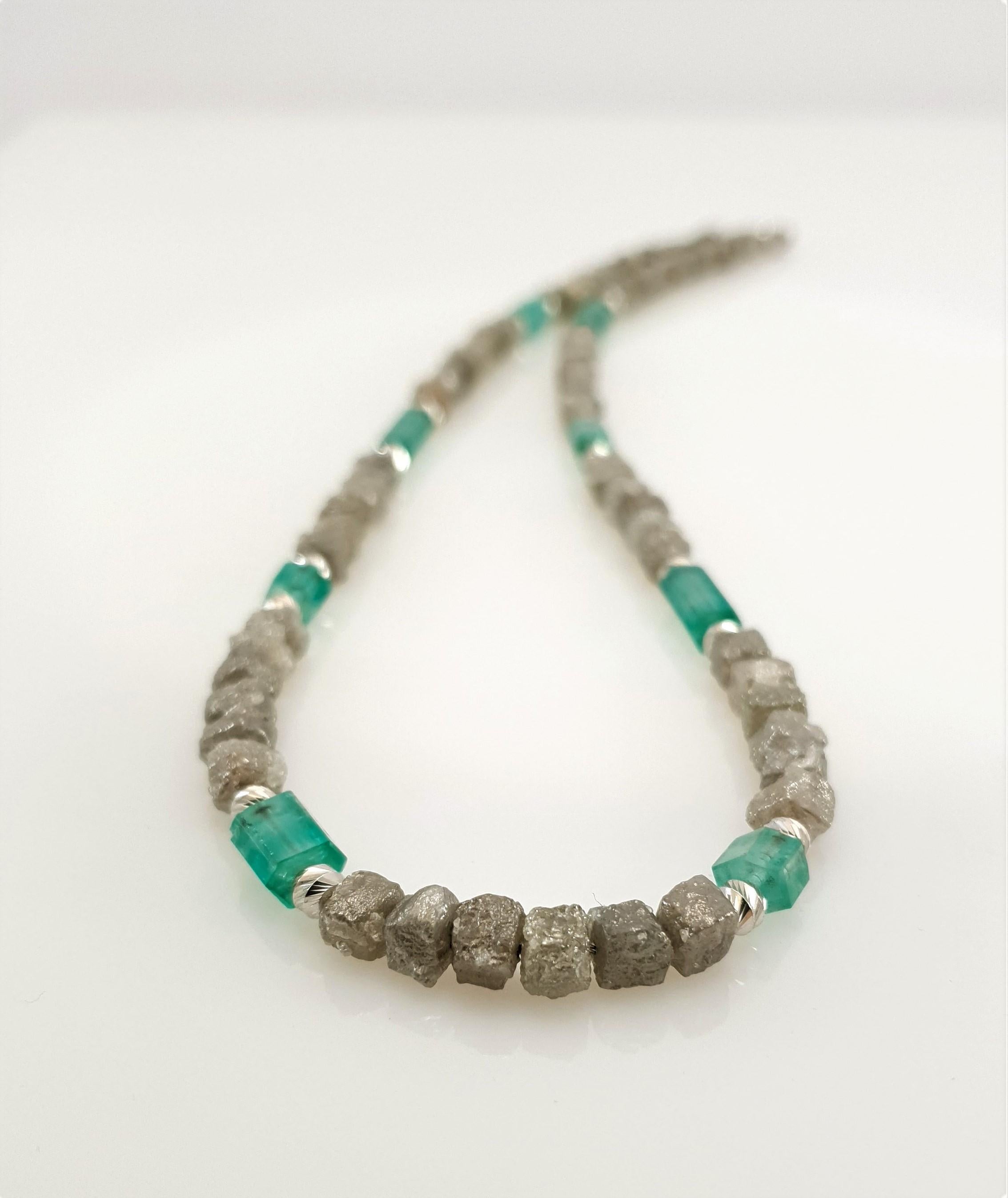 Natural Diamond and Emerald Crystals Beads Necklace with 18 Carat White Gold For Sale 2
