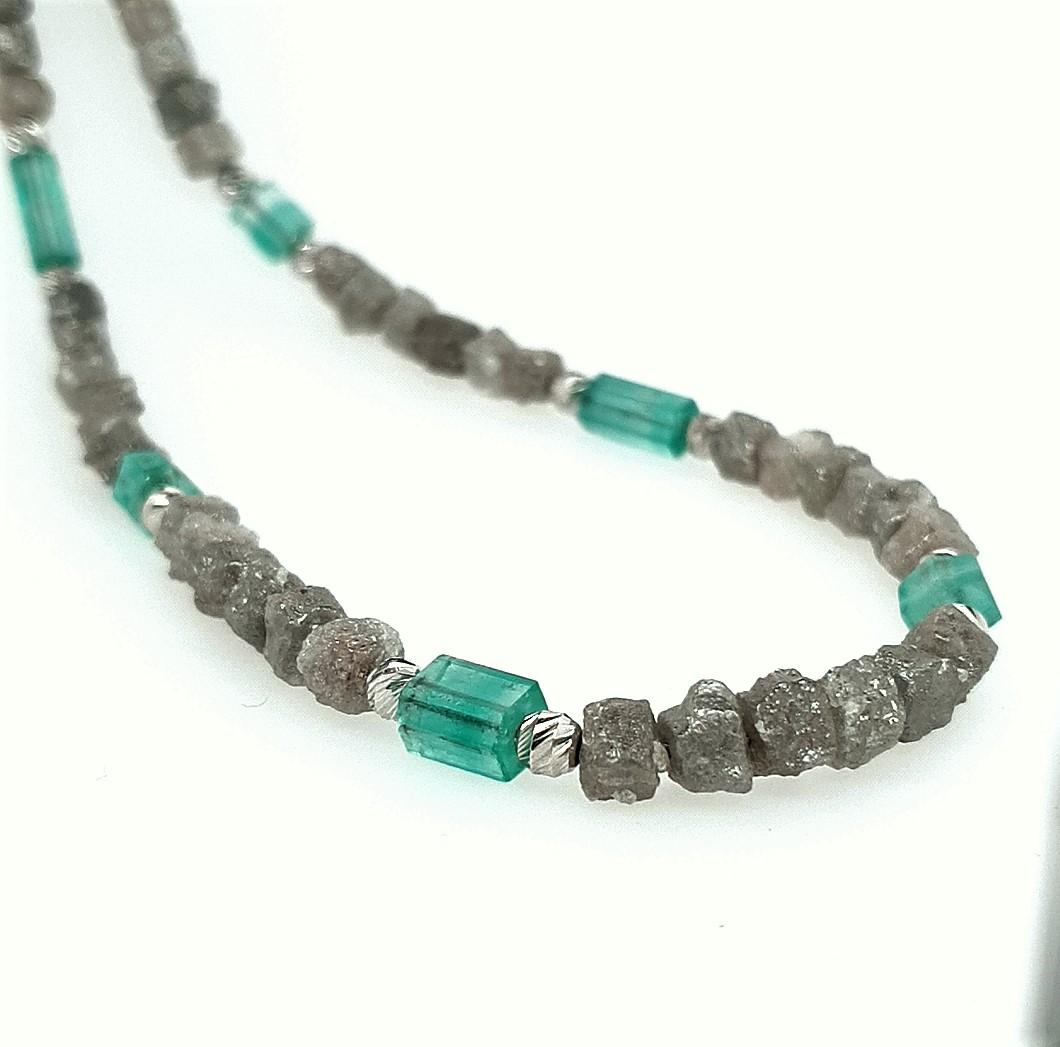 Natural Diamond and Emerald Crystals Beads Necklace with 18 Carat White Gold For Sale 4