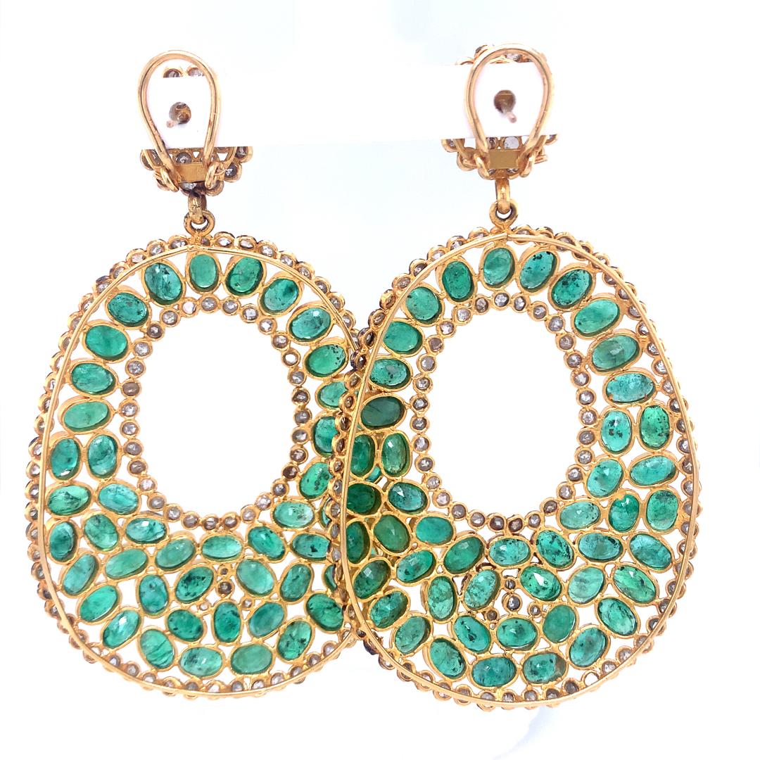 Ohrringe aus Sterlingsilber mit natürlichen Diamanten und Smaragden Damen im Angebot