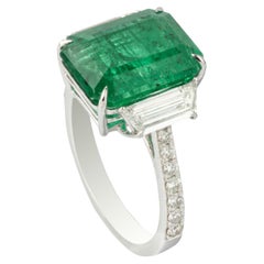 Ring mit natürlichem Diamant und Smaragd aus 18 Karat Gold