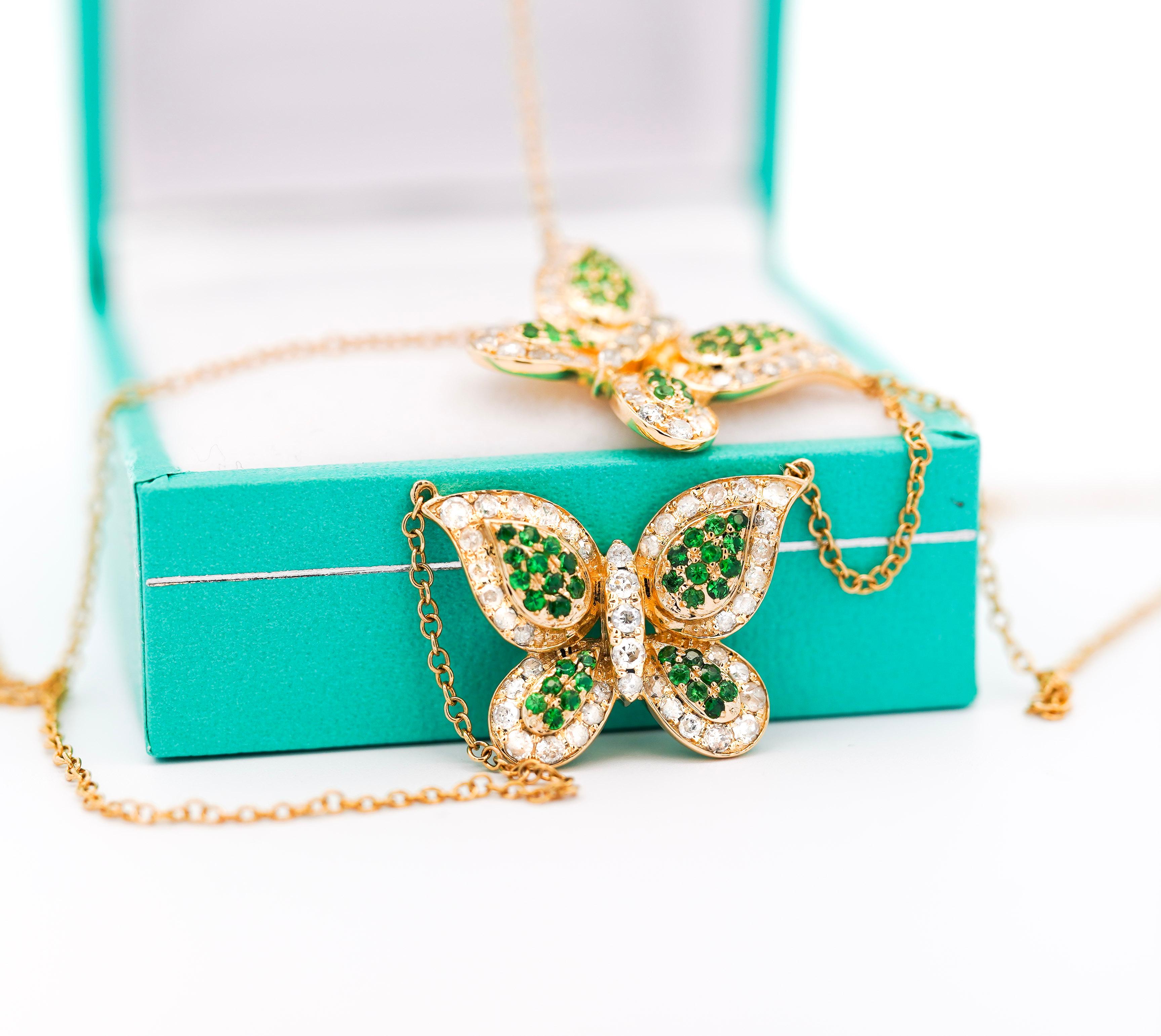 Collier en or jaune 14K avec diamant naturel et tsavorite verte en forme de papillon en vente 3