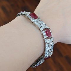 Auffälliges Armband aus Platin mit echten Diamanten und Rubinen