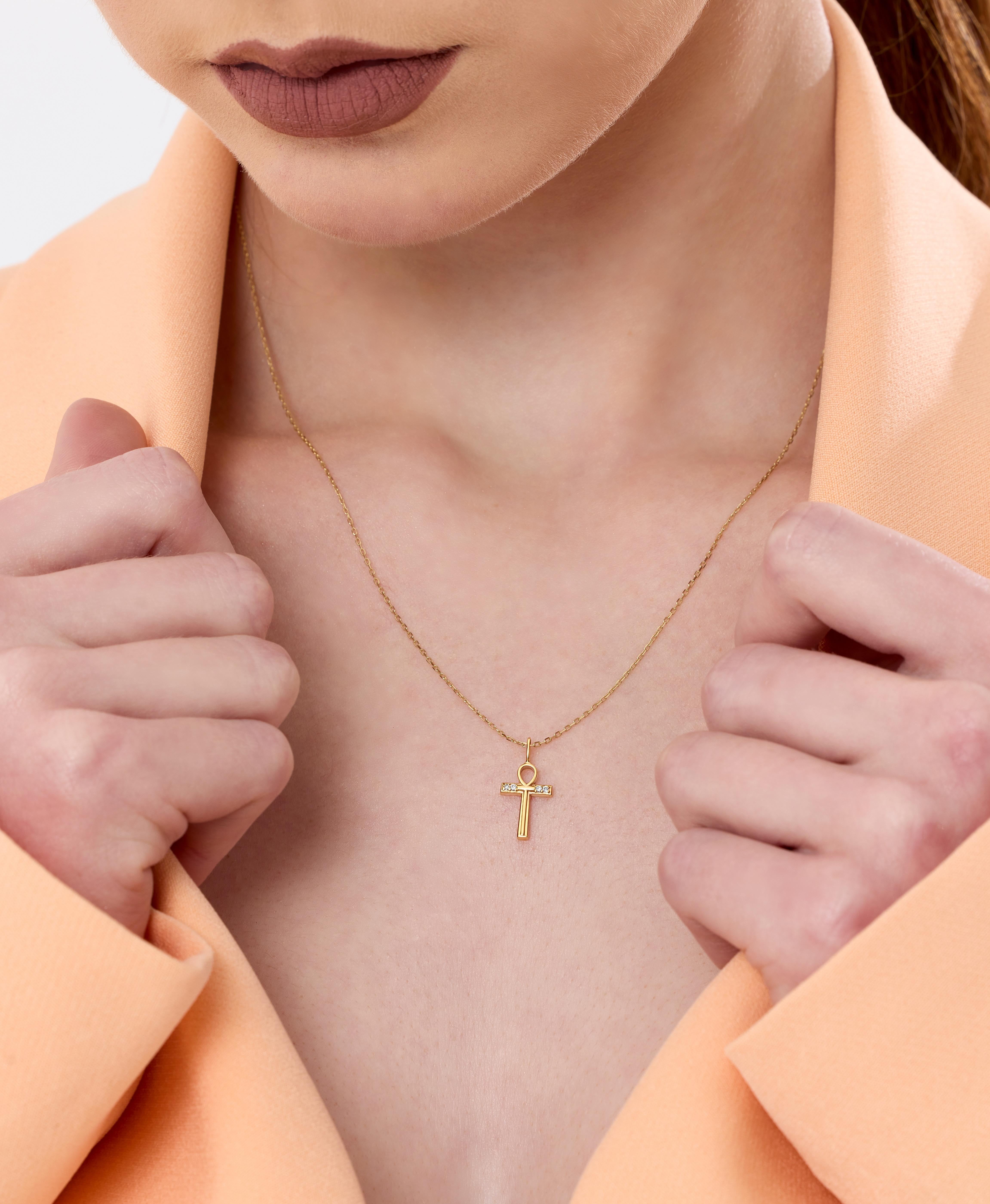 Collier en or massif 0,03 carat avec croix d'ankh en diamants naturels Neuf - En vente à Fatih, 34