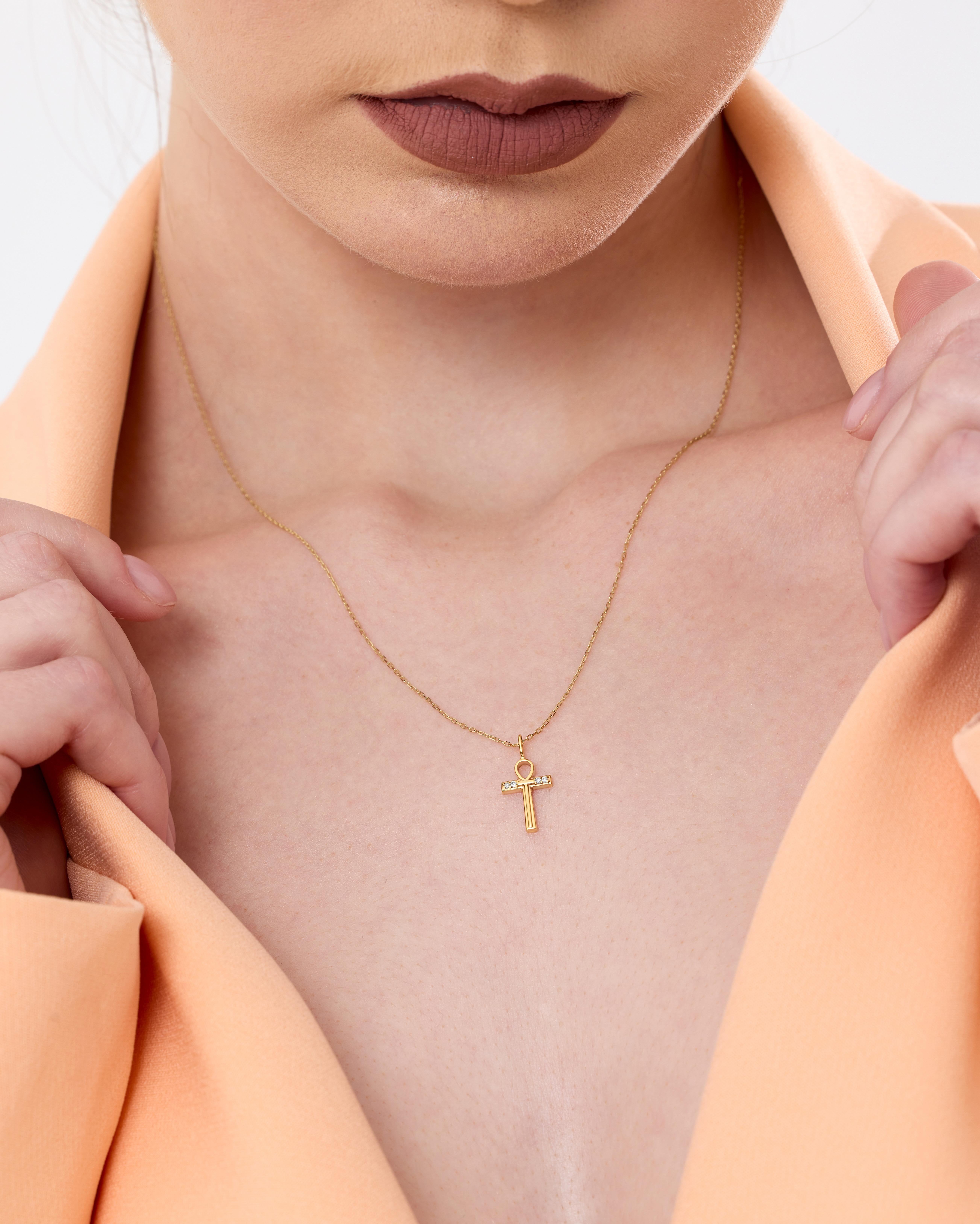 Collier en or massif 0,03 carat avec croix d'ankh en diamants naturels Pour femmes en vente