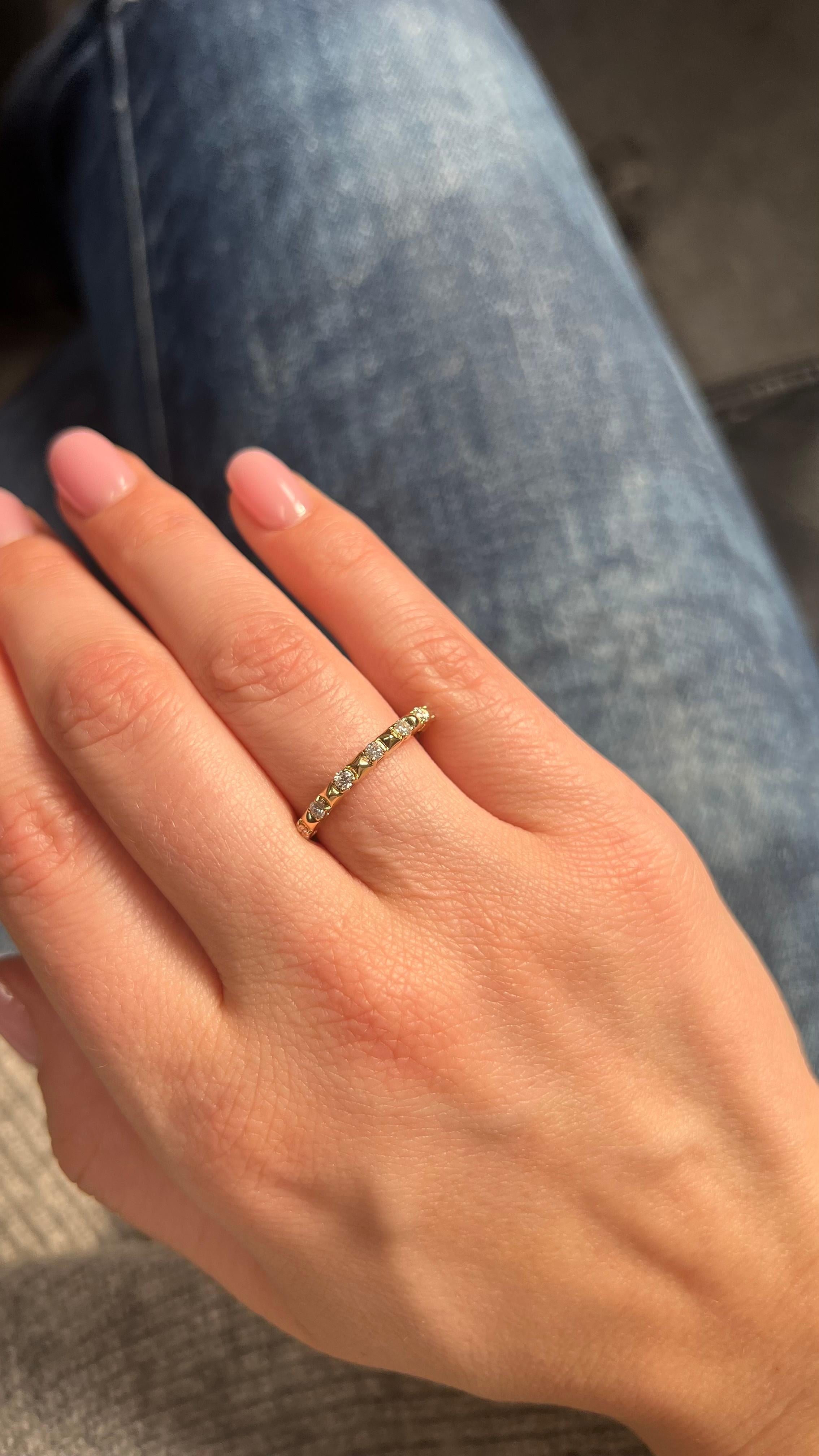Anillo de diamantes naturales 0,26 quilates Anillo de aniversario de oro blanco de 18 quilates en venta 2