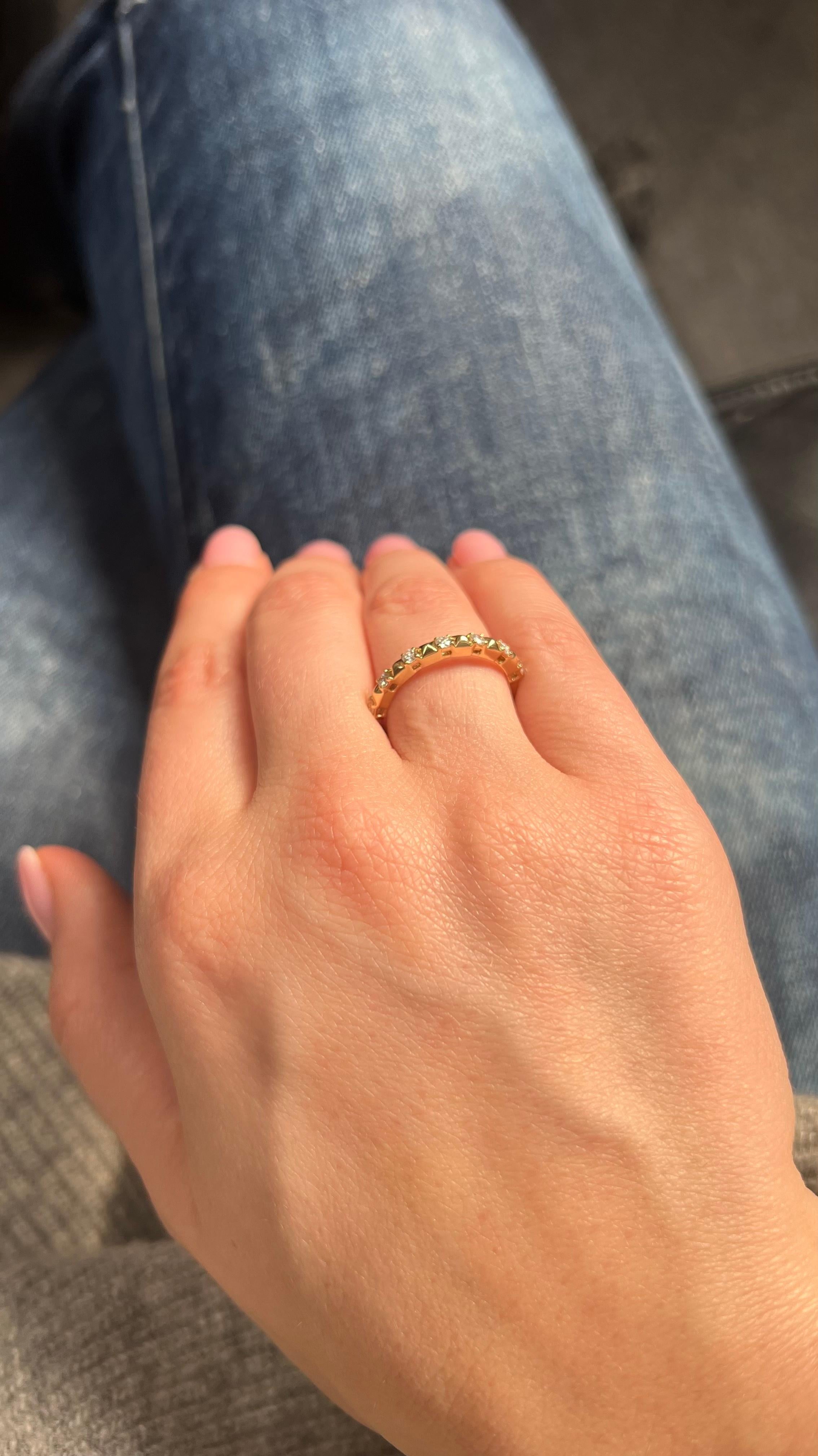 Anillo de diamantes naturales 0,26 quilates Anillo de aniversario de oro blanco de 18 quilates en venta 3
