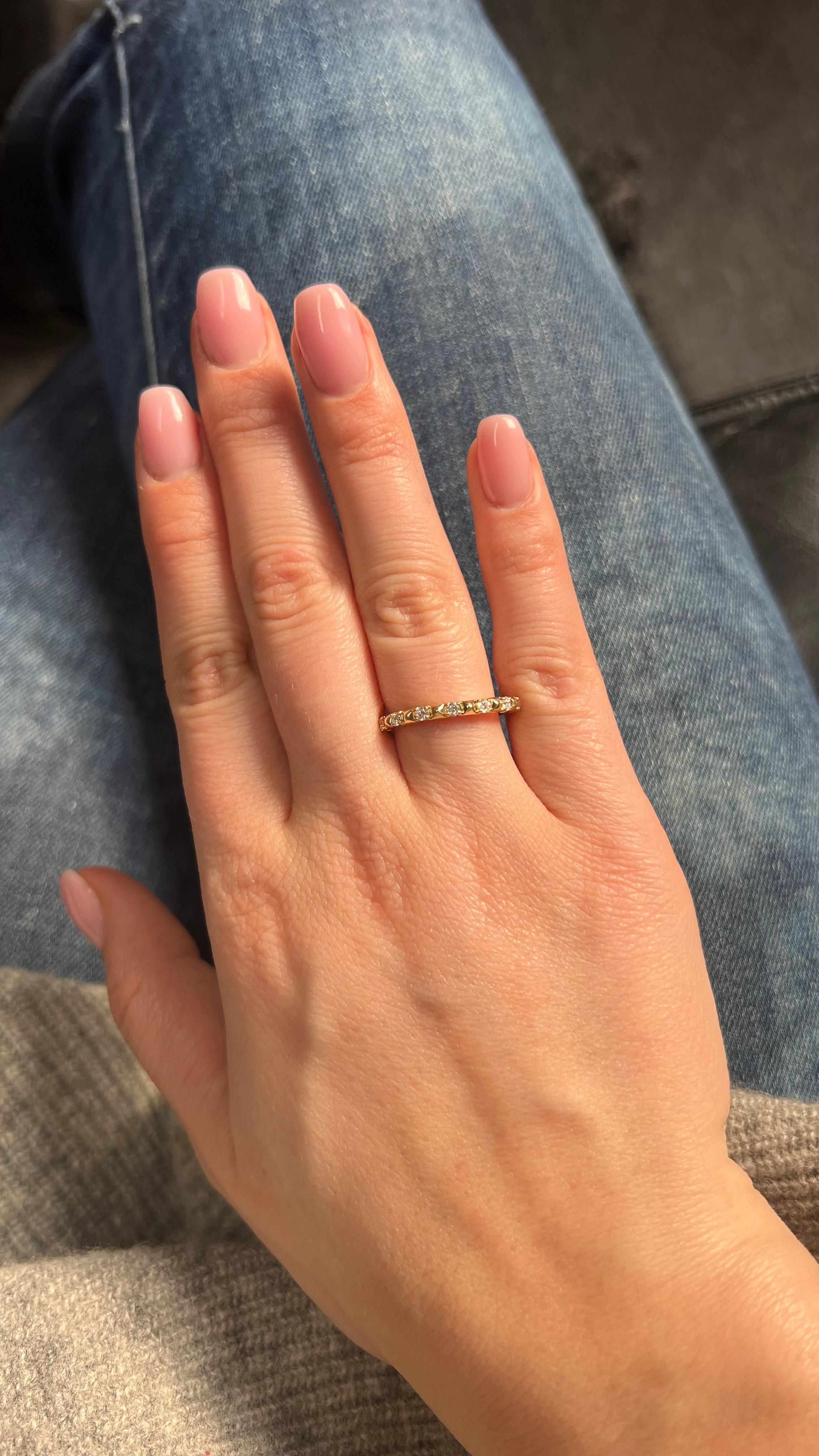 Anillo de diamantes naturales 0,26 quilates Anillo de aniversario de oro blanco de 18 quilates en venta 4