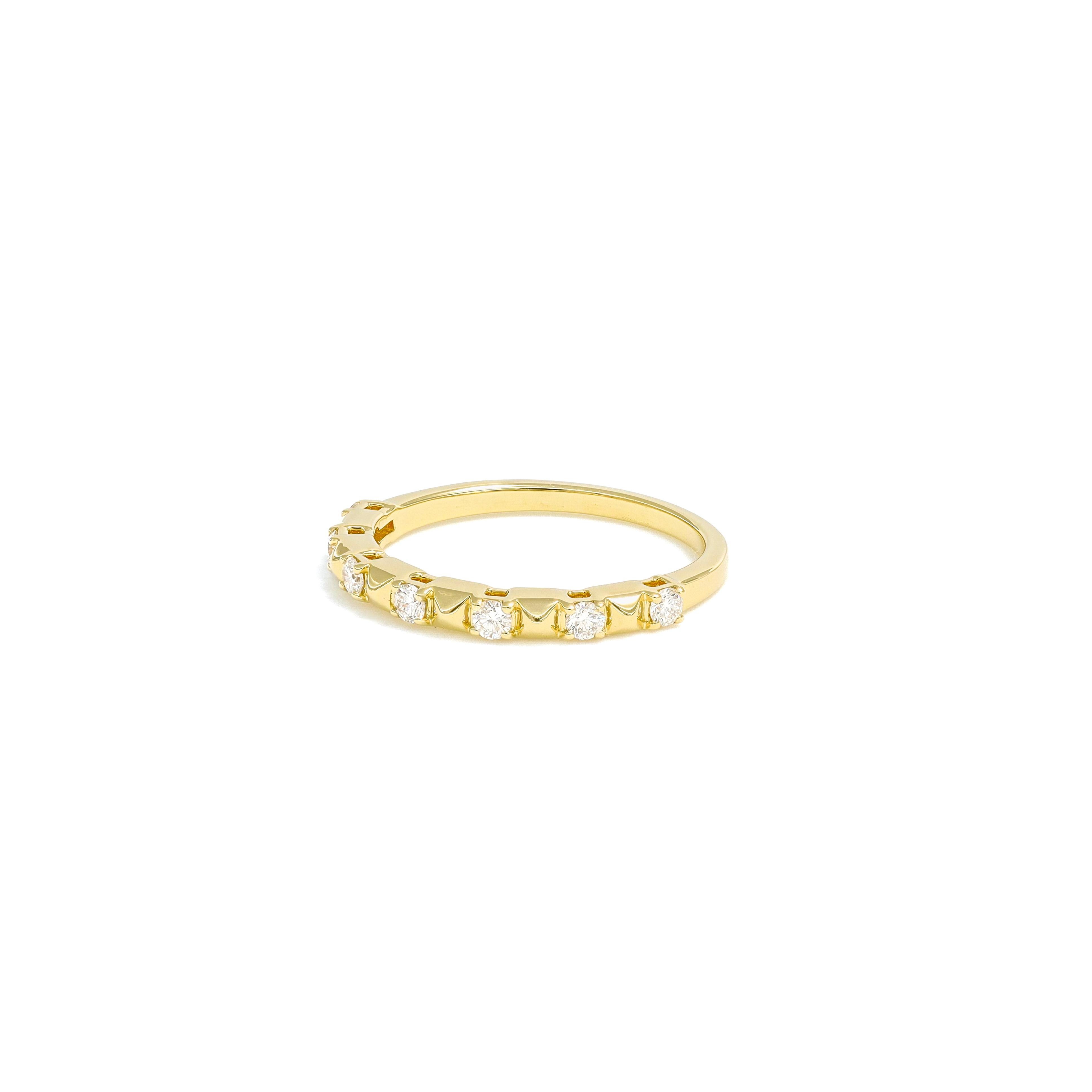 Natural Diamond Band 0.25 carats 18 Karats Yellow Gold Anniversary Band  In New Condition For Sale In Antwerpen, BE