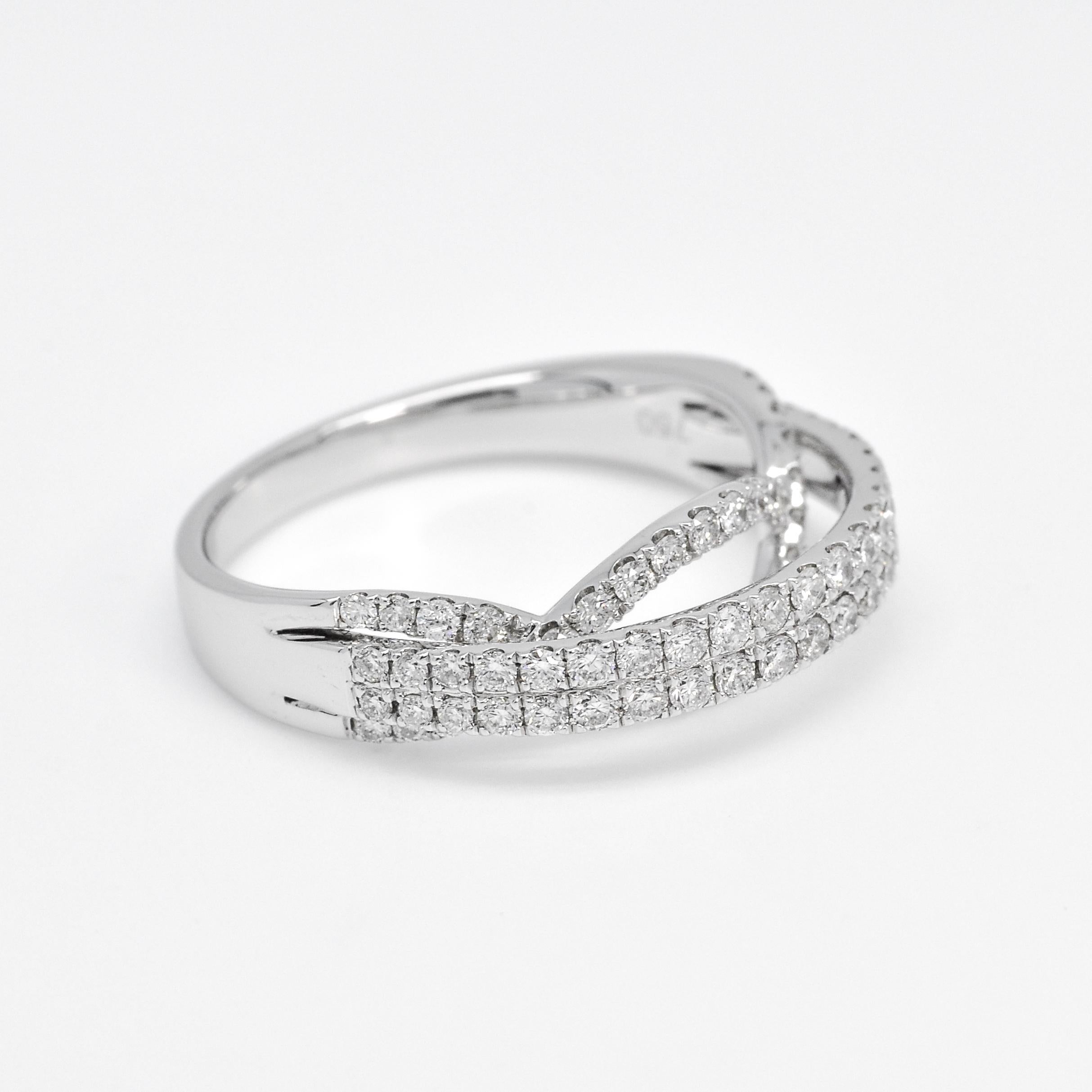 Natural Diamond Band 0.70 cts 18 Karat White Gold Multi Row Diamond Band In New Condition For Sale In Antwerpen, BE