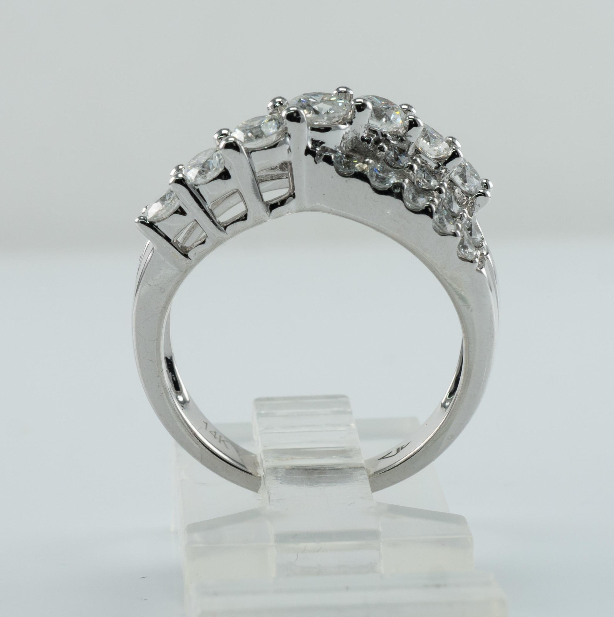 Natürlicher Diamantring 14K Weißgold Criss Cross 1,63 Karat (Rundschliff) im Angebot