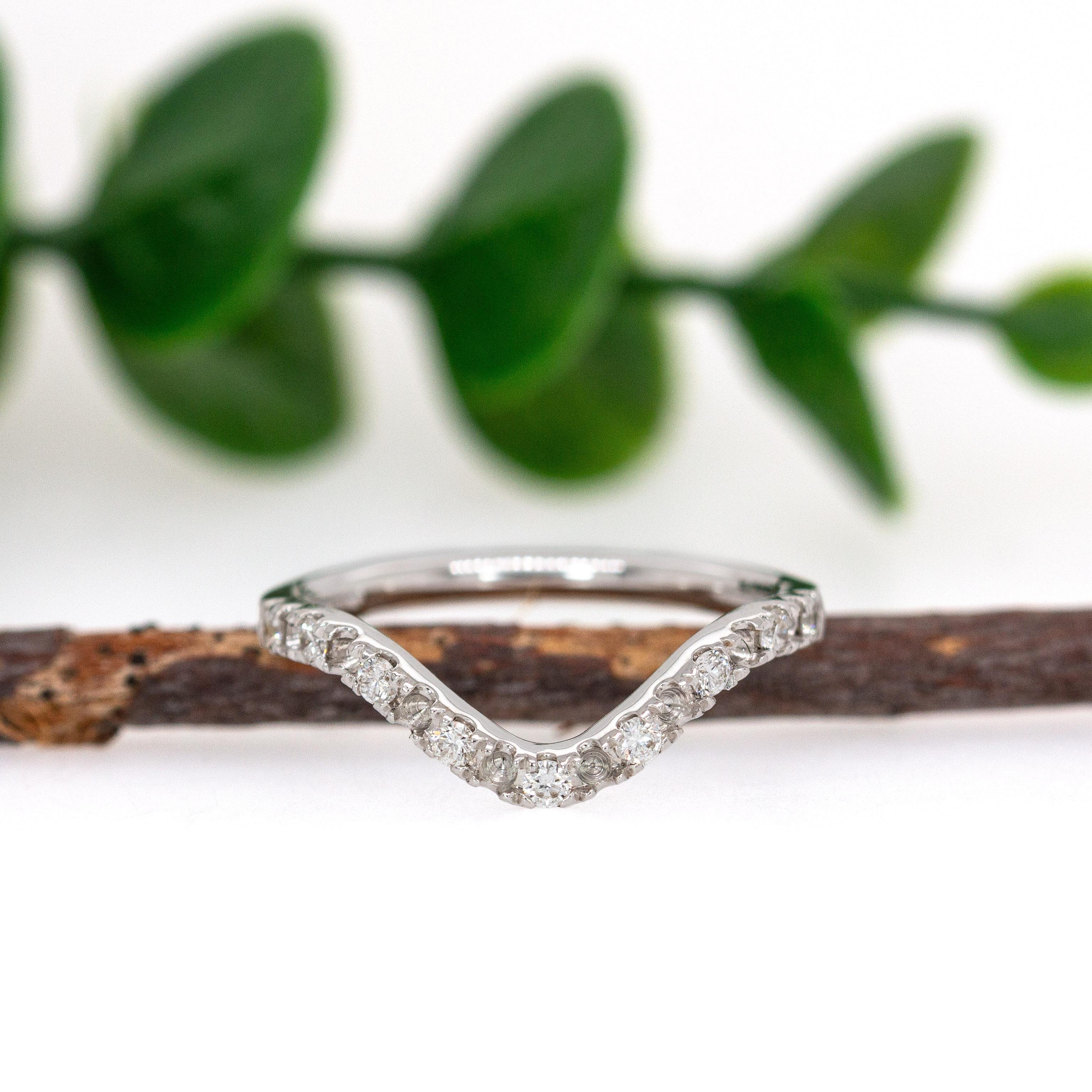 Anillo de diamantes naturales en oro blanco macizo de 14k  Anillos apilables Corte redondo en venta