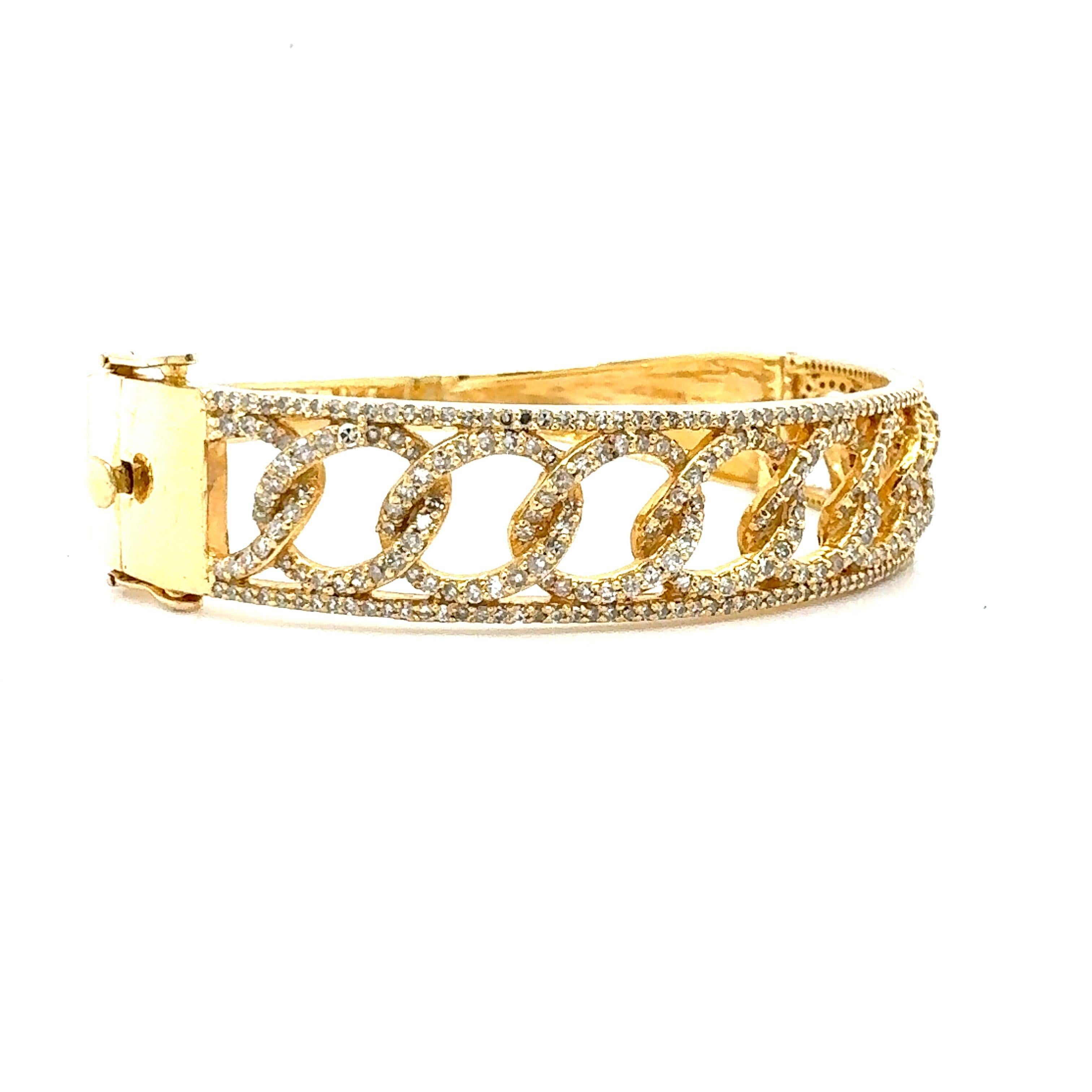 Round Cut Natural diamond bangle bracelet For Sale