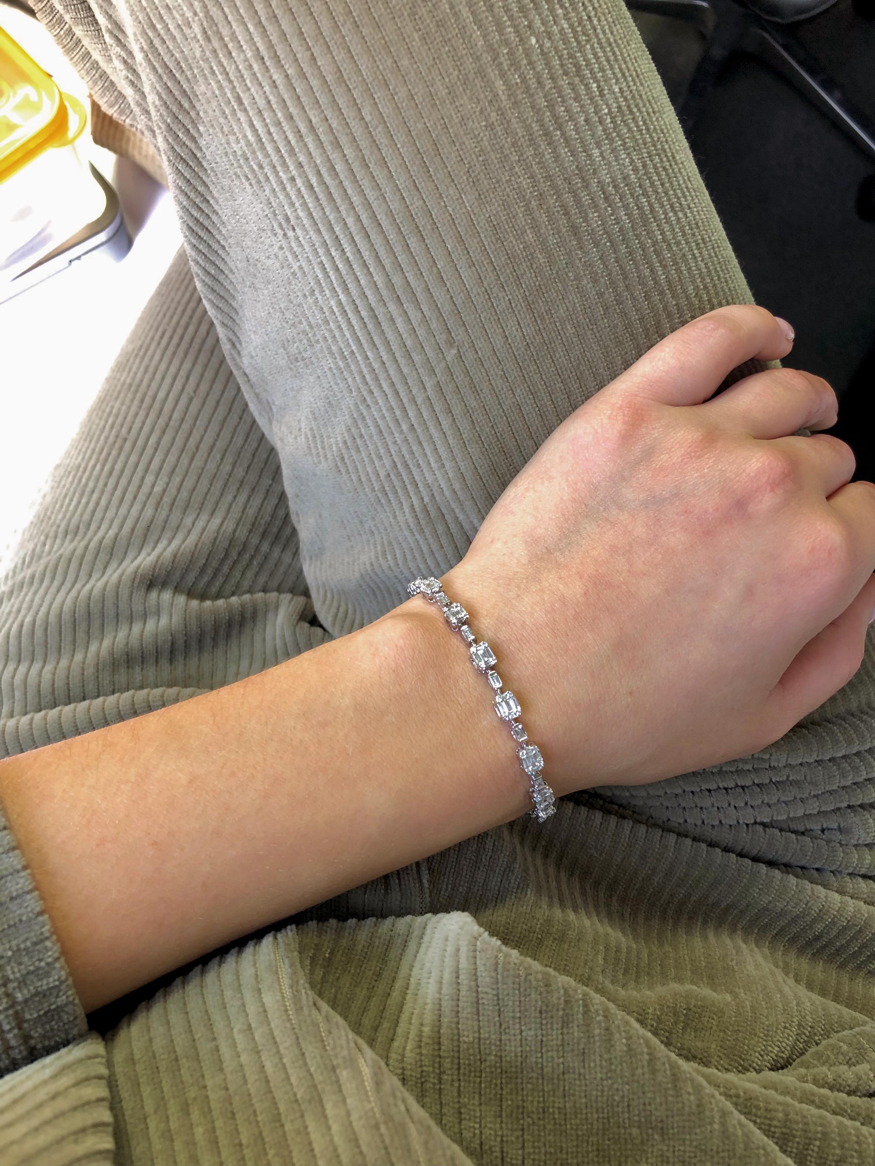 Women's or Men's Natural Diamond Bracelet 2.39 CT 18 KT White Gold Link Tennis Bracelet BR55488A For Sale